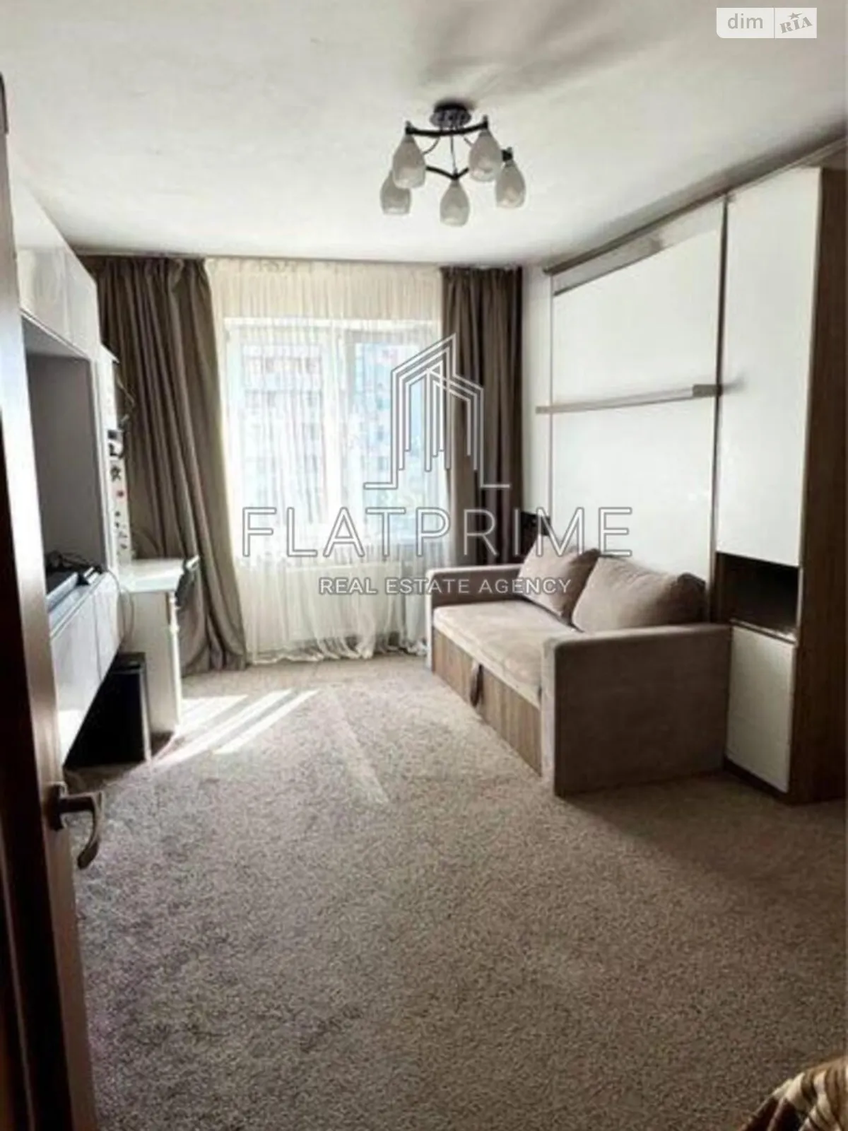 Продается 1-комнатная квартира 49 кв. м в Киеве, ул. Здолбуновская, 13 - фото 1