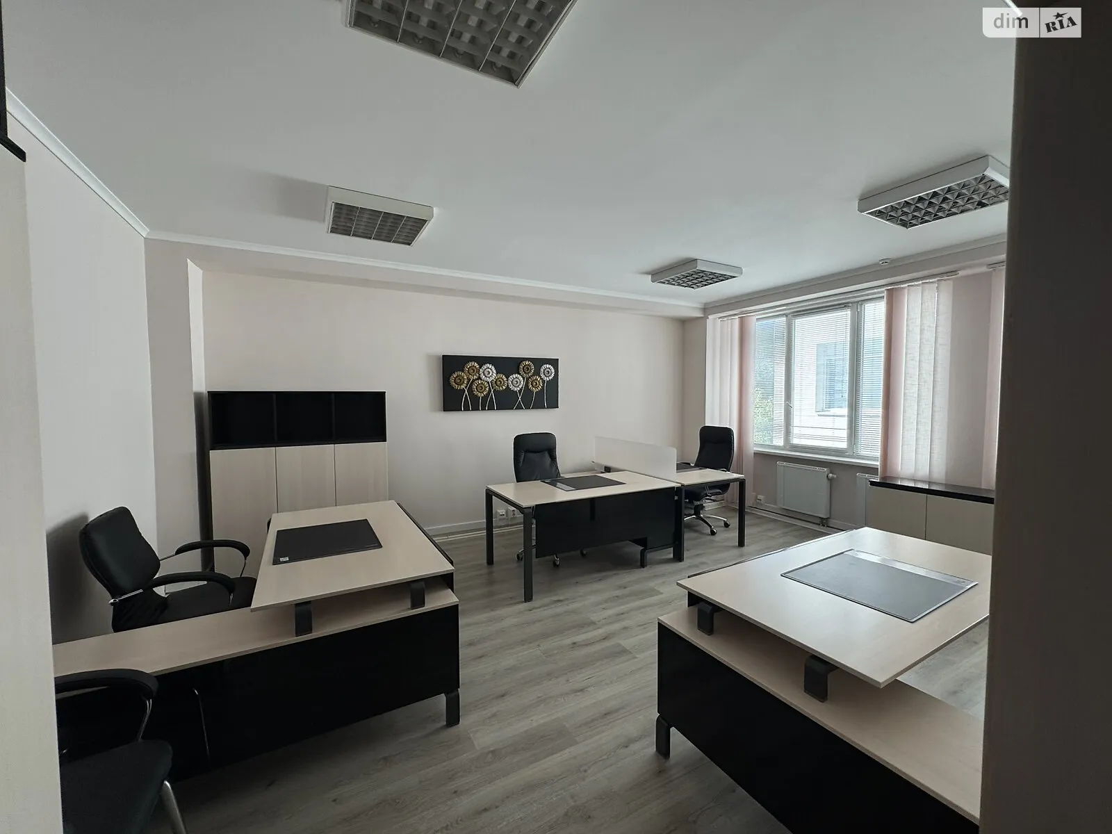 Сдается в аренду помещения свободного назначения 225 кв. м в 6-этажном здании, цена: 2600 $ - фото 1