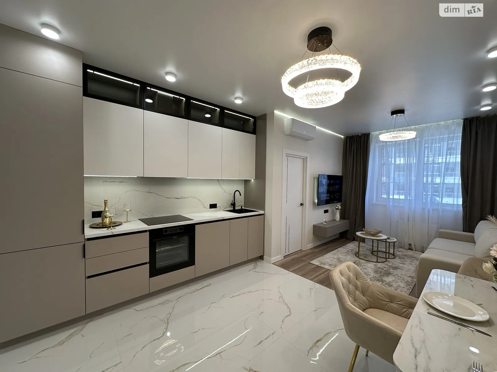 Продается 2-комнатная квартира 66 кв. м в Одессе, ул. Генуэзская, 3Г - фото 1