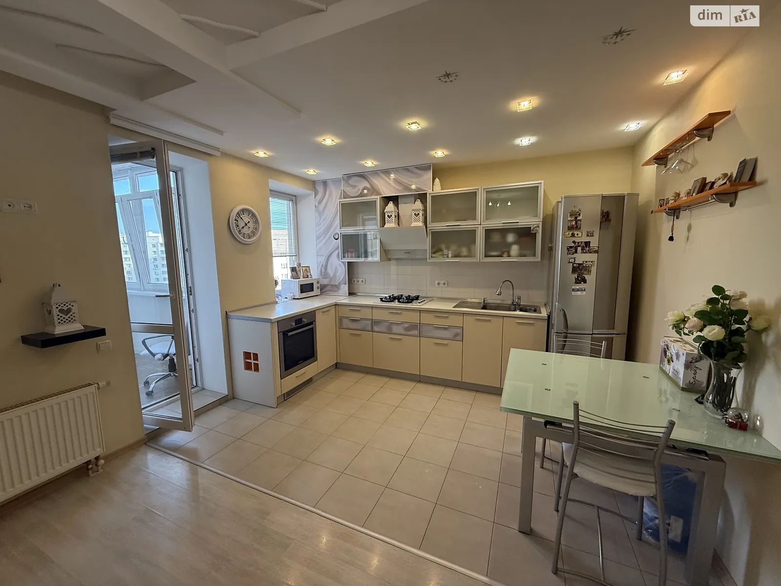 Продается 1-комнатная квартира 53.2 кв. м в Одессе, ул. Дюковская - фото 1