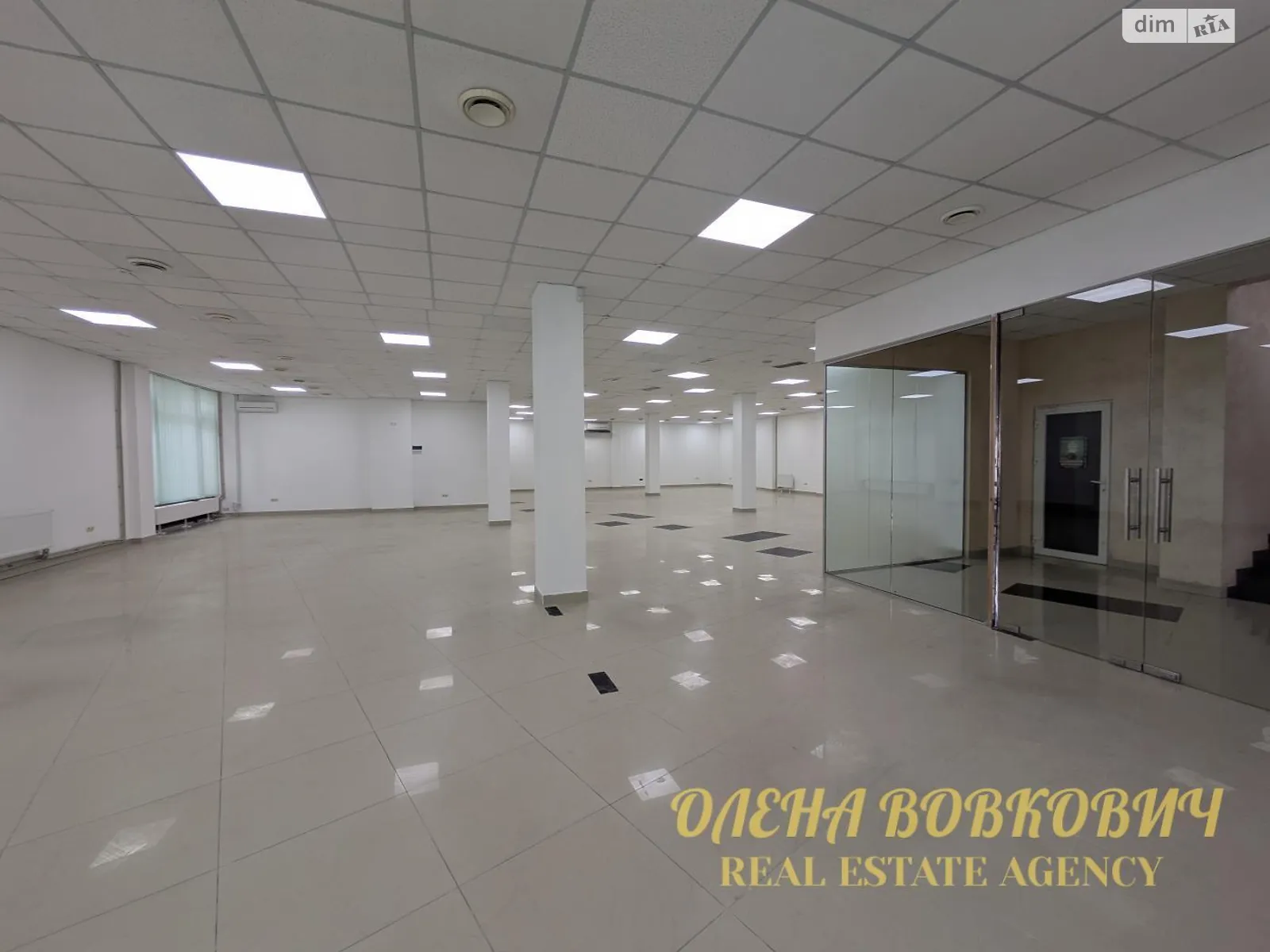 Сдается в аренду офис 291.8 кв. м в бизнес-центре, цена: 90000 грн - фото 1