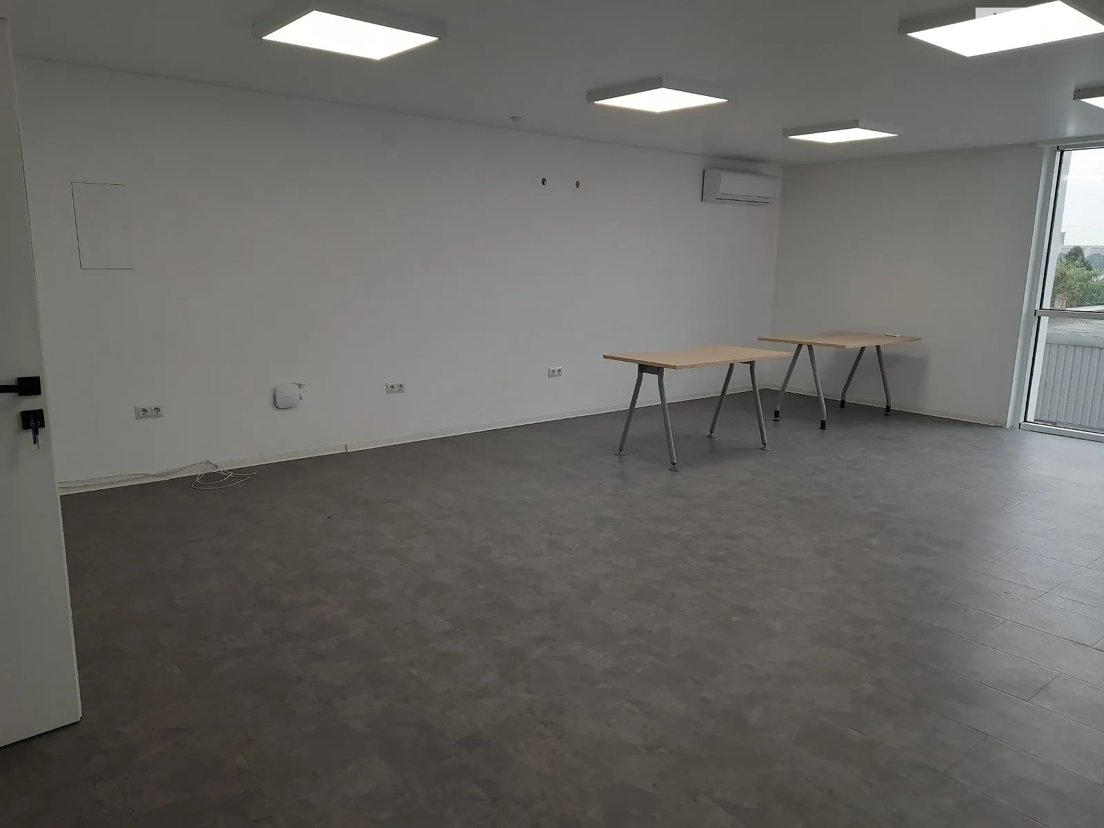Сдается в аренду офис 45 кв. м в бизнес-центре, цена: 12000 грн - фото 1