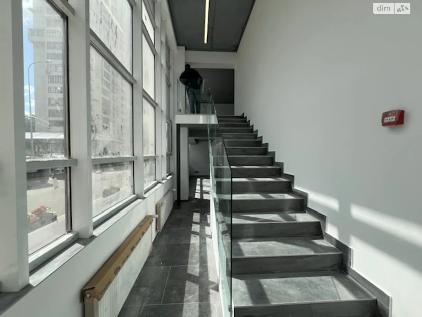 Сдается в аренду помещения свободного назначения 180 кв. м в 24-этажном здании, цена: 2520 $ - фото 1