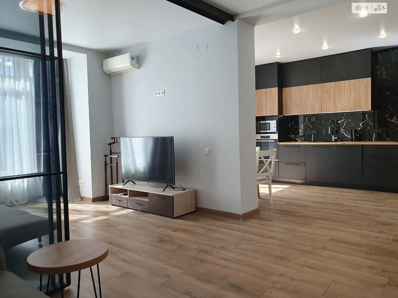 Продается 1-комнатная квартира 50.2 кв. м в Львове, ул. Величковского, 30А - фото 1