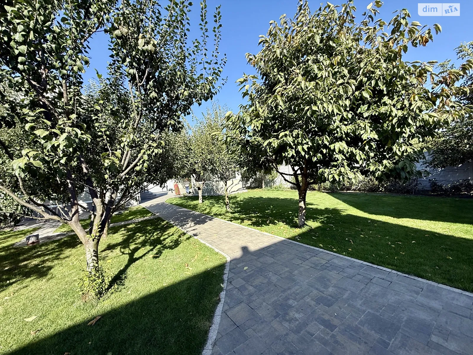 Продается дом на 2 этажа 122 кв. м с бассейном, цена: 165000 $ - фото 1