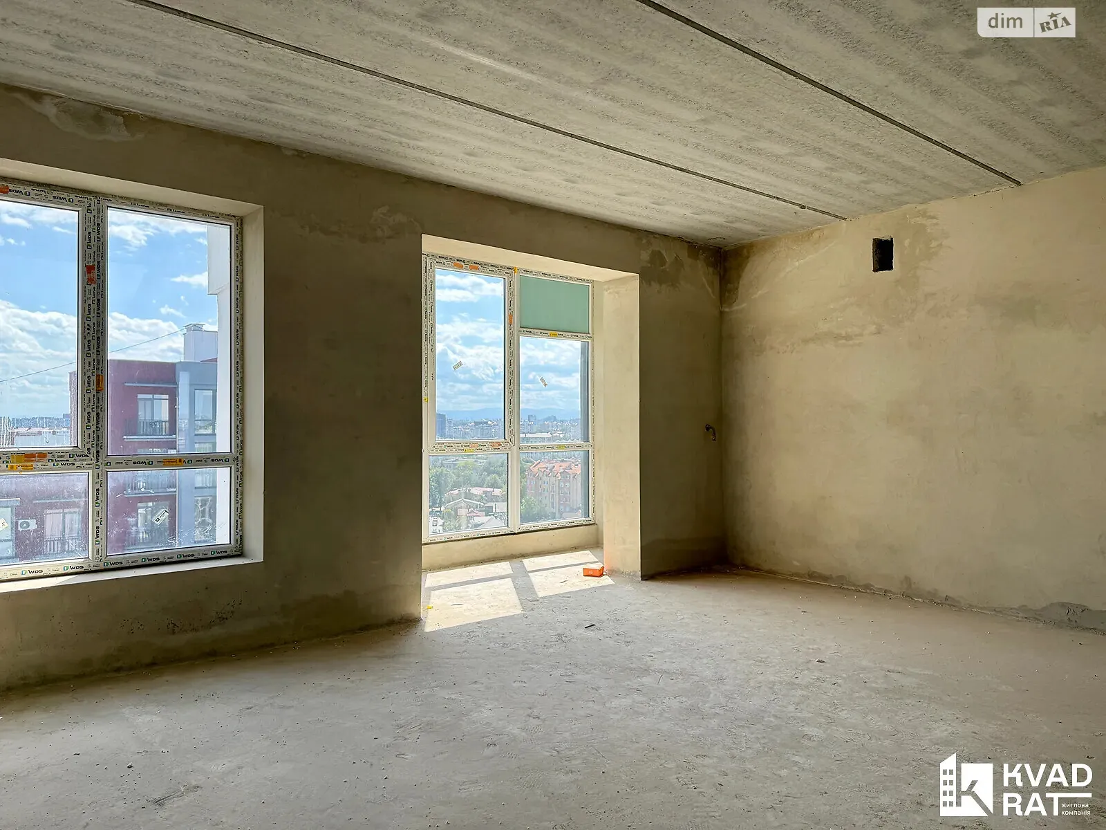 Продается 5-комнатная квартира 149 кв. м в Ивано-Франковске, ул. Княгинин, 44 корпус 11 - фото 1