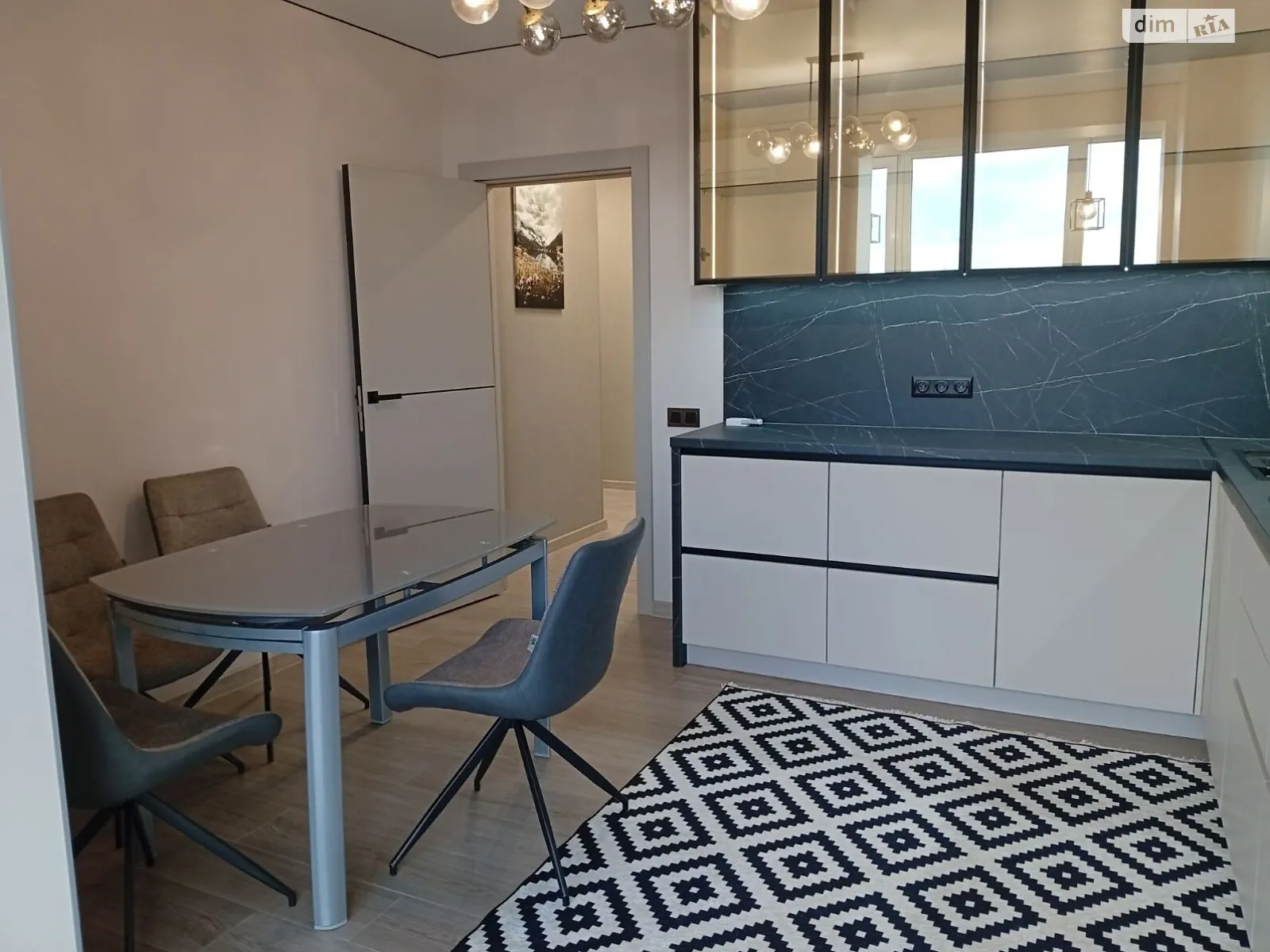 Продается 3-комнатная квартира 88 кв. м в Варашу, Независимости майд., 12 - фото 1