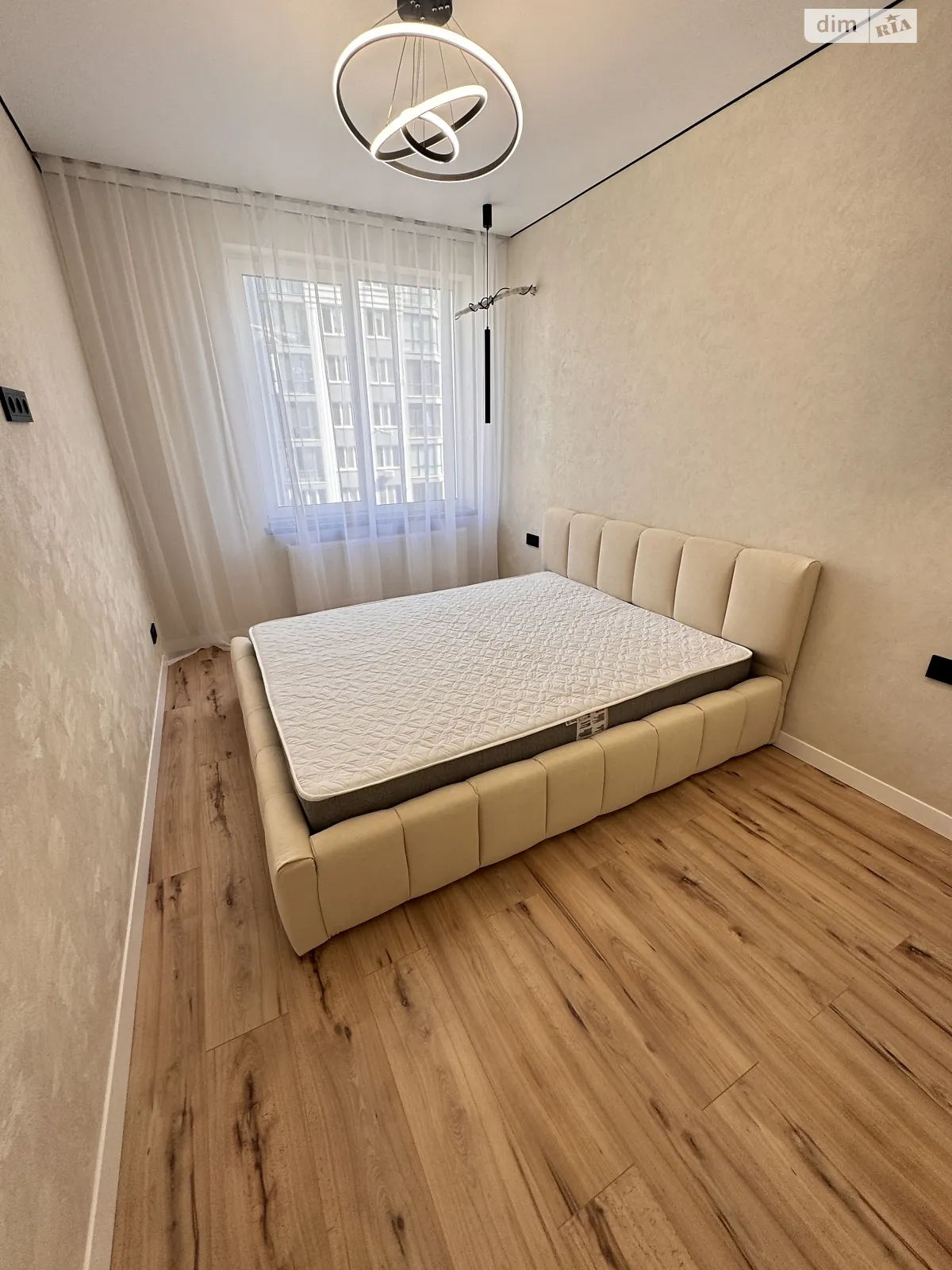 Продается 1-комнатная квартира 40 кв. м в Ирпене, ул. Университетская(Карла Маркса), 1М - фото 1