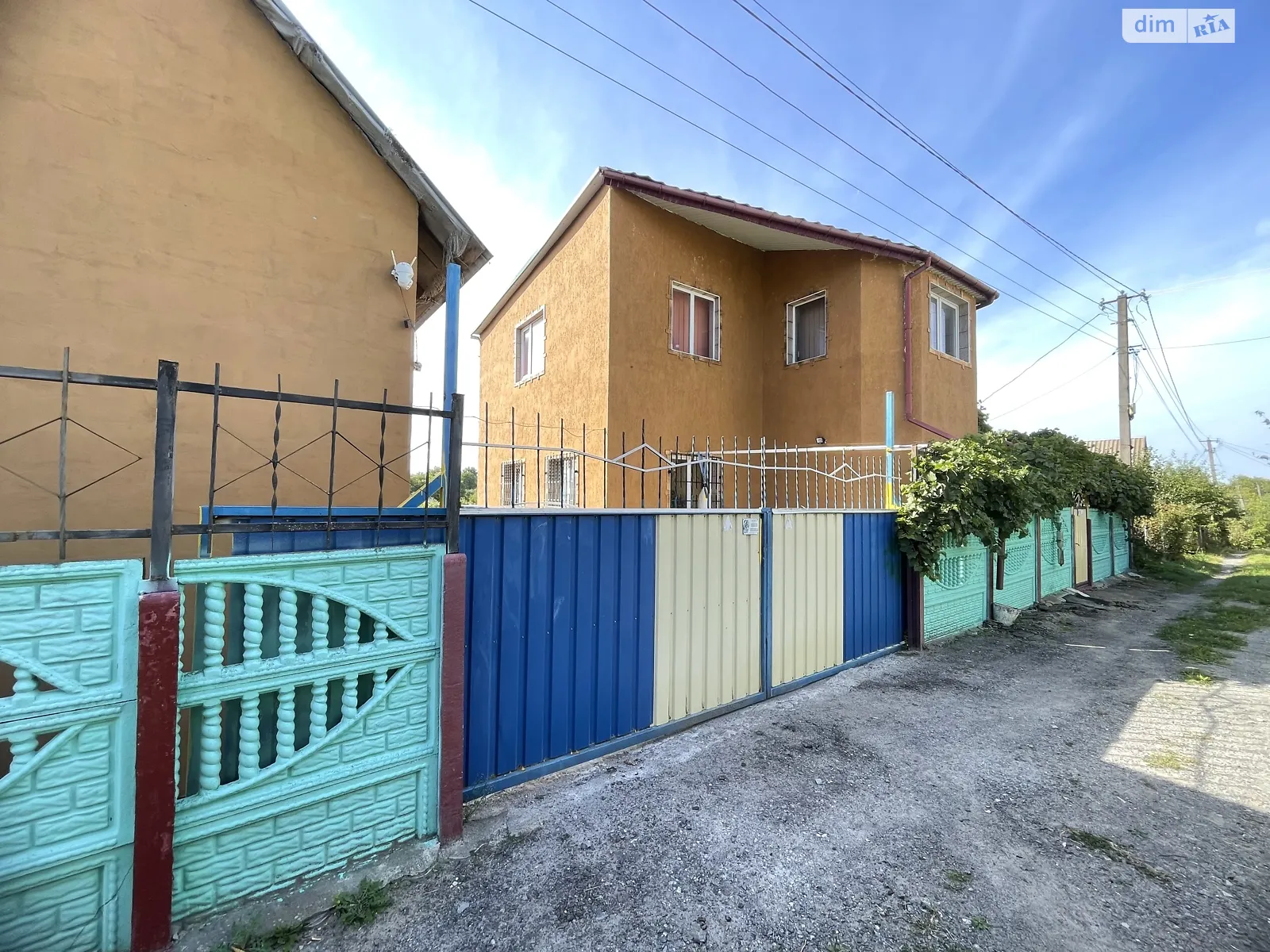 Продается дом на 2 этажа 113 кв. м с верандой, цена: 63000 $ - фото 1