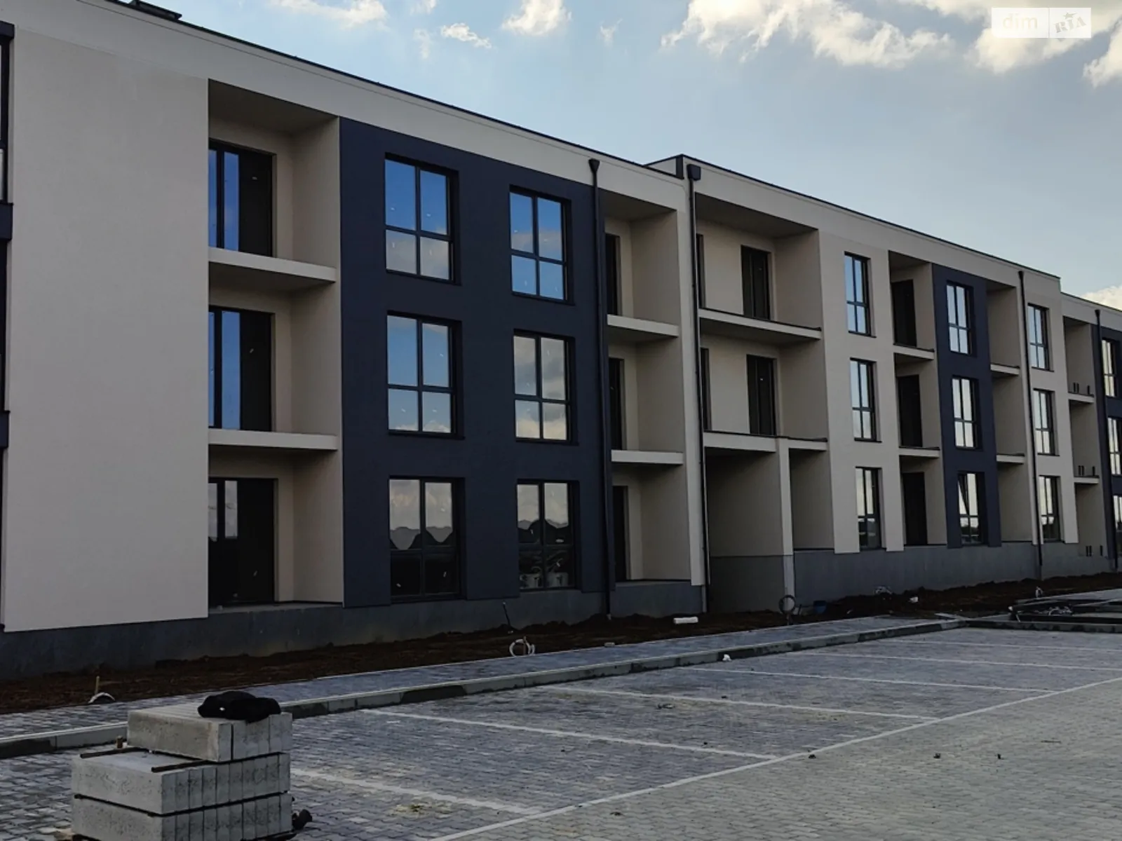 Продается 1-комнатная квартира 42.7 кв. м в Сторожнице, ул. Волошковая, 30 - фото 1