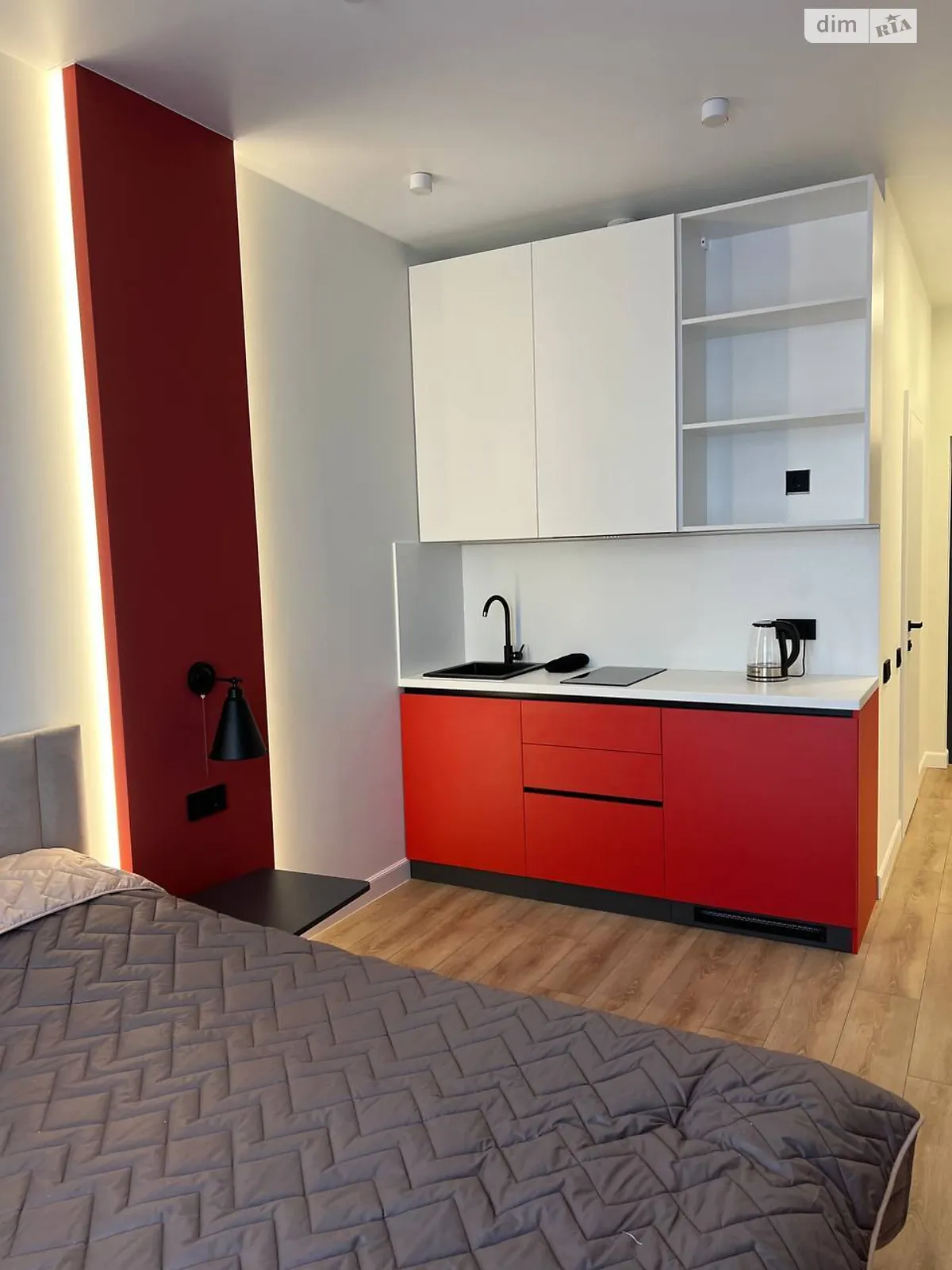 Продается 1-комнатная квартира 40.8 кв. м в Одессе, ул. Приморская, 47 - фото 1