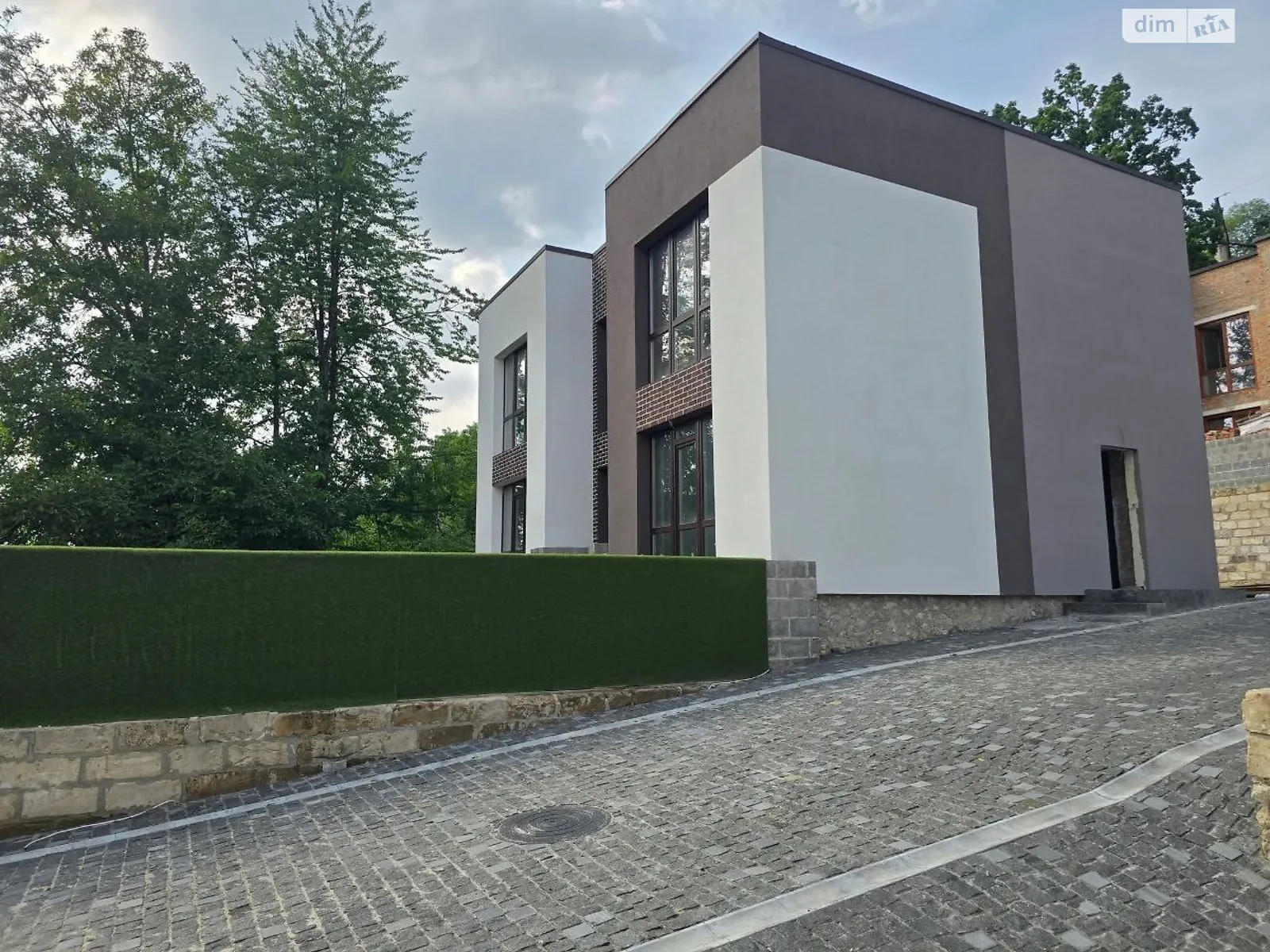 Продается дом на 2 этажа 160 кв. м с мансардой, цена: 130000 $ - фото 1