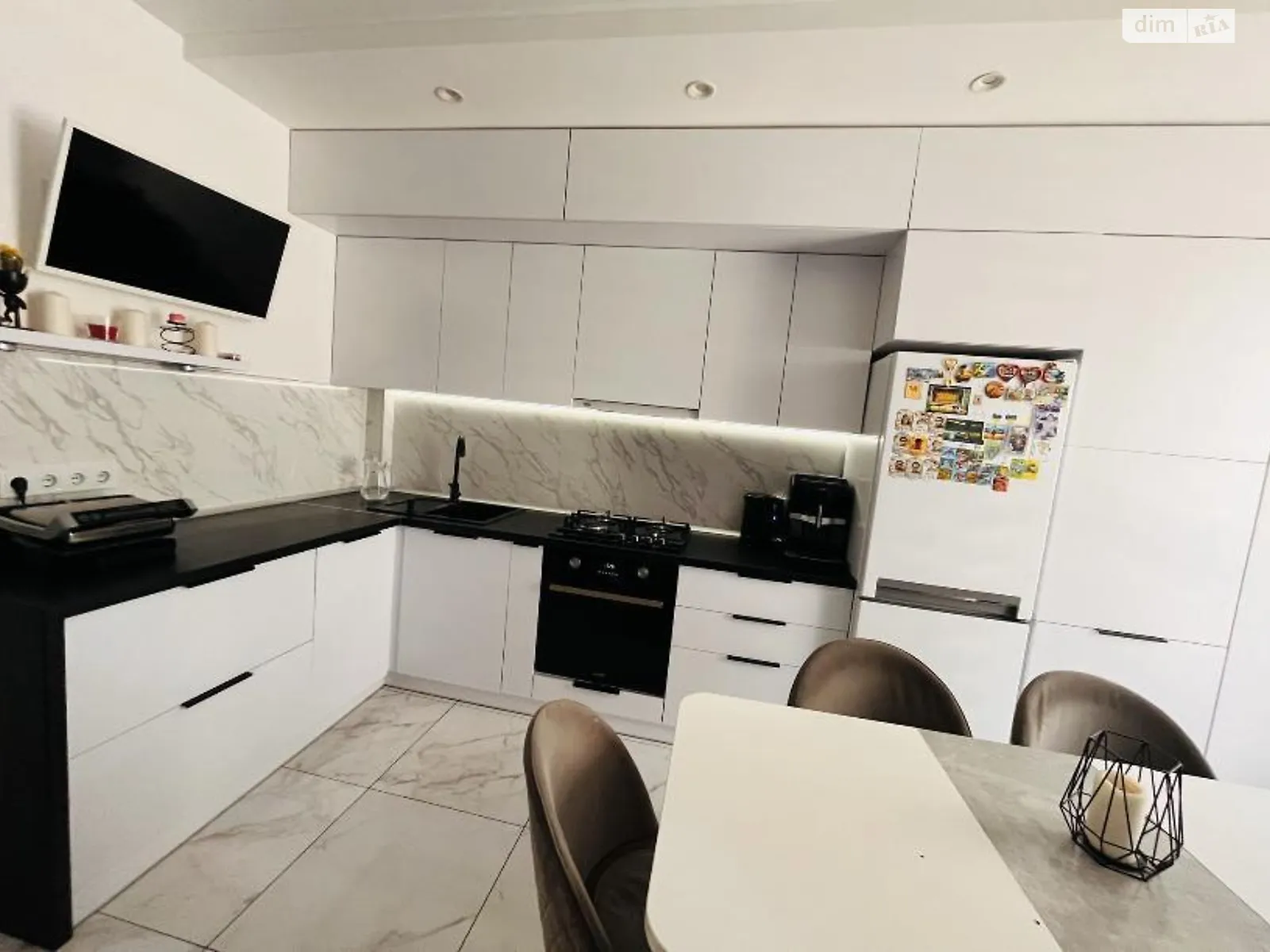 Продається 2-кімнатна квартира 60.1 кв. м у Львові, вул. Малоголосківська, 32А - фото 1