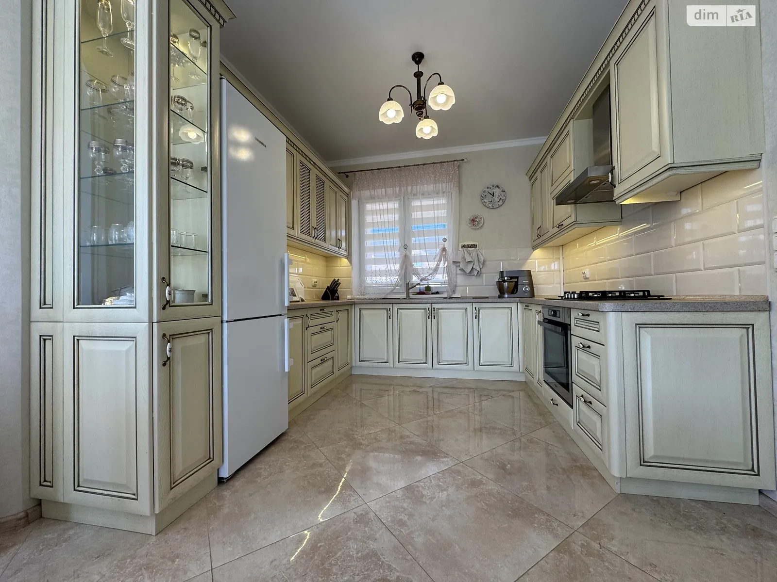 Продается дом на 2 этажа 231 кв. м с террасой, цена: 320000 $ - фото 1