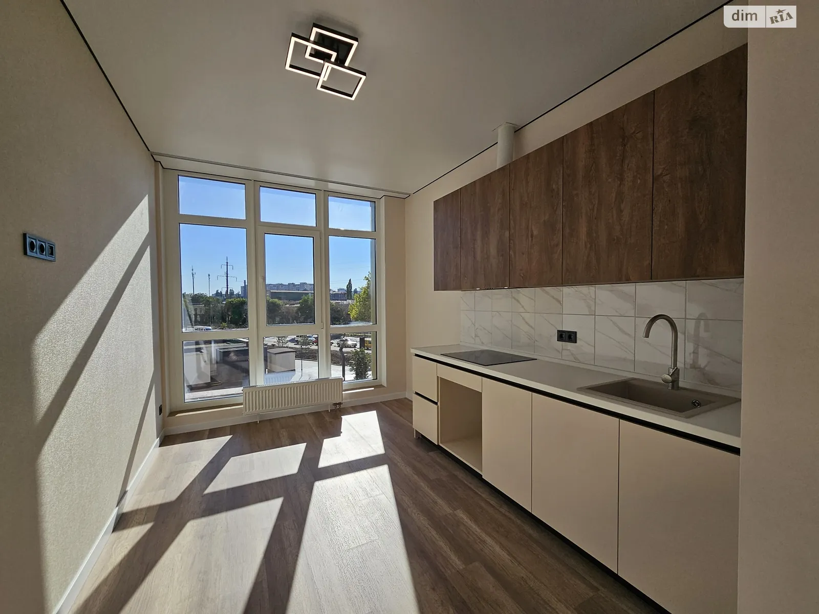 Продается 2-комнатная квартира 68 кв. м в Одессе, ул. Краснова - фото 1