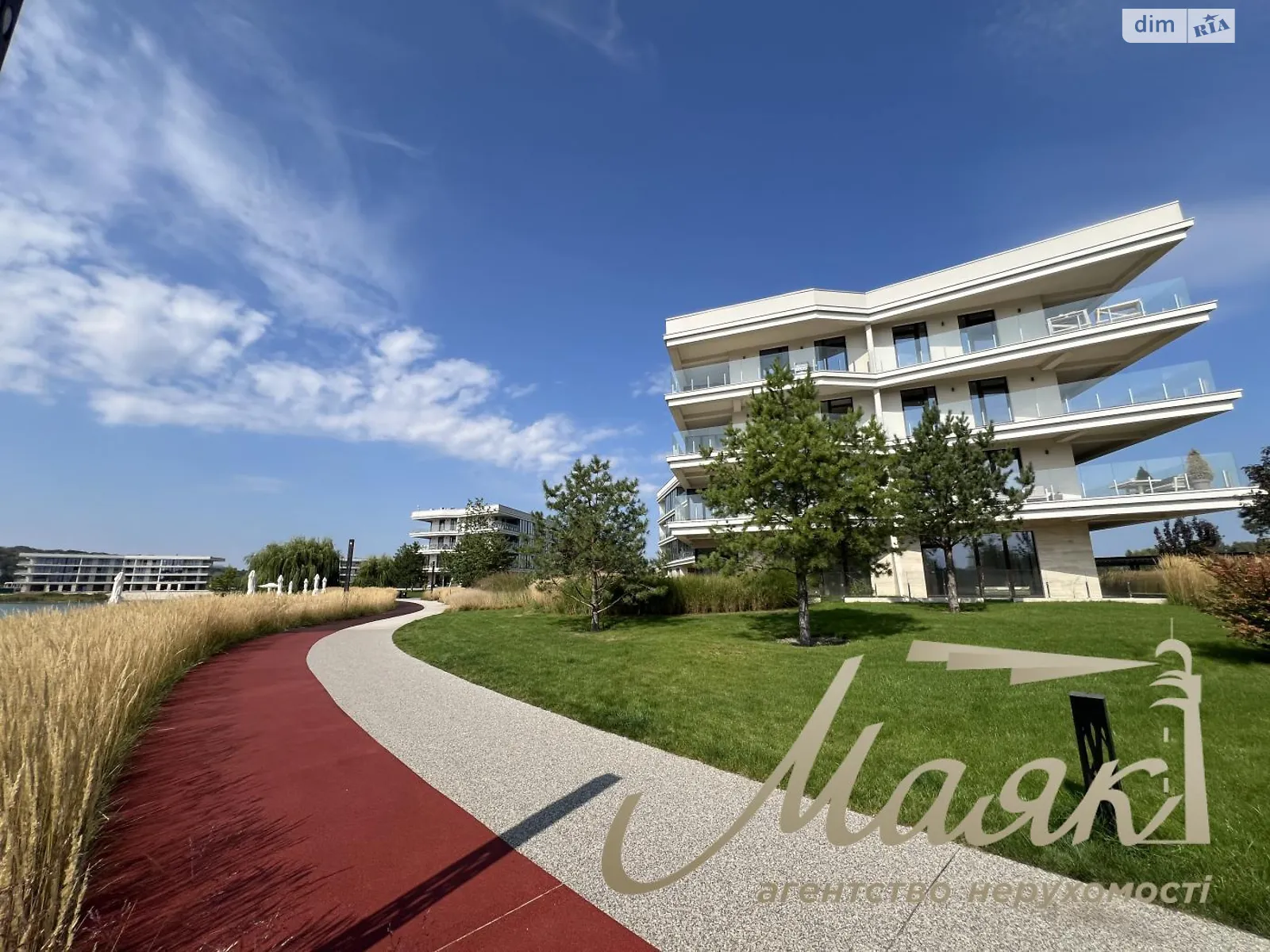 Продається 2-кімнатна квартира 75.37 кв. м у Підгірцях, вул. Паркова, 15 - фото 1