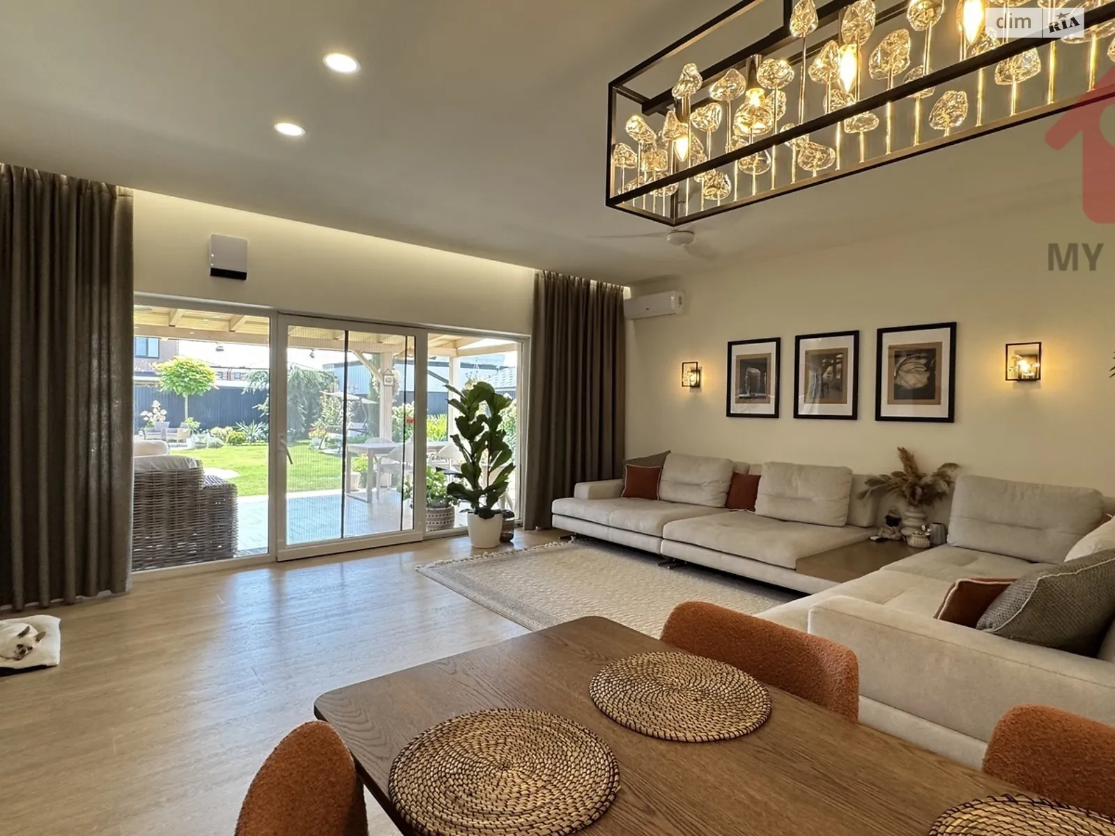 Продается дом на 2 этажа 152 кв. м с камином, цена: 350000 $ - фото 1
