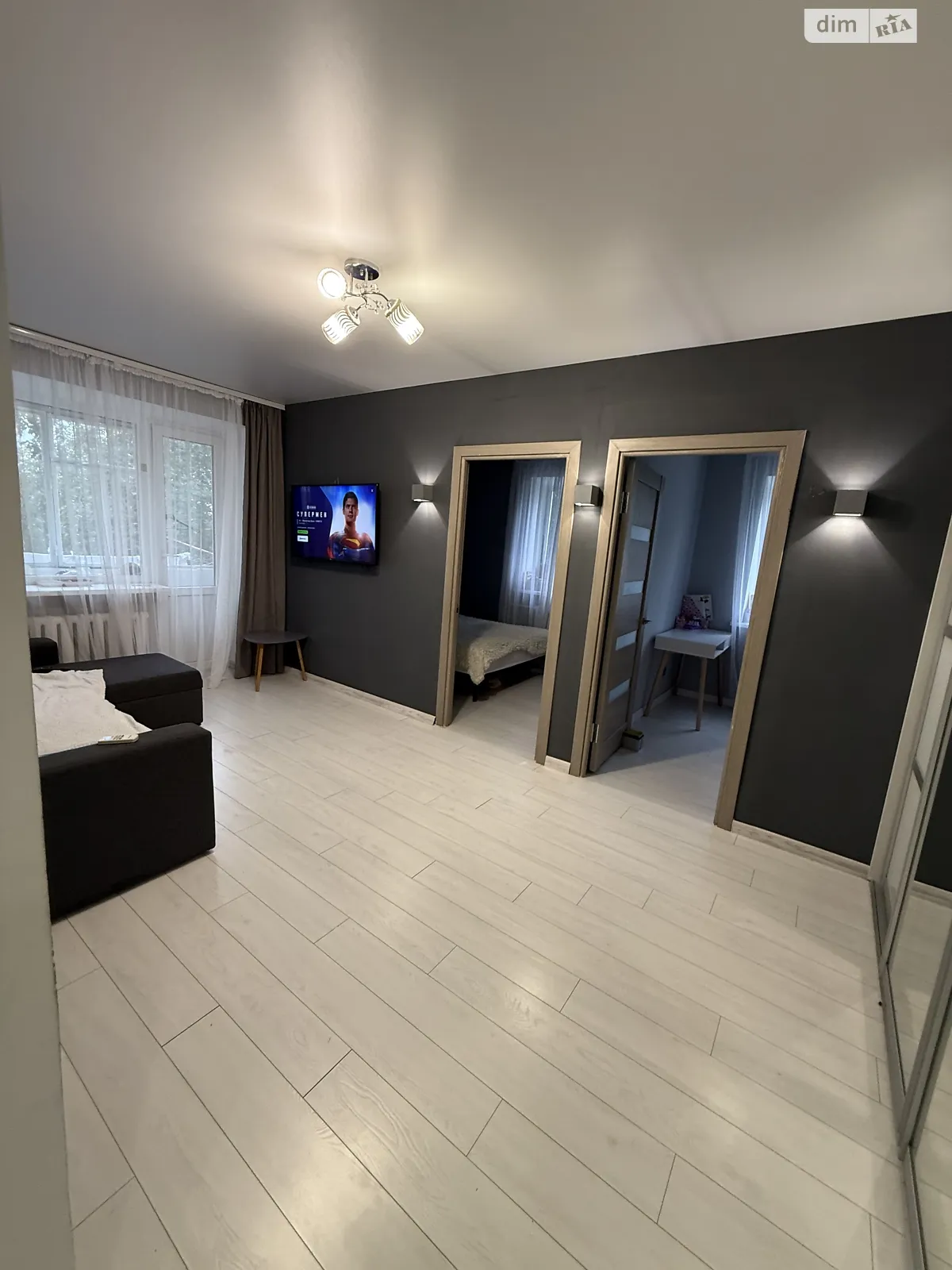 Продается 3-комнатная квартира 47 кв. м в Хмельницком, ул. Каменецкая, 126/3 - фото 1