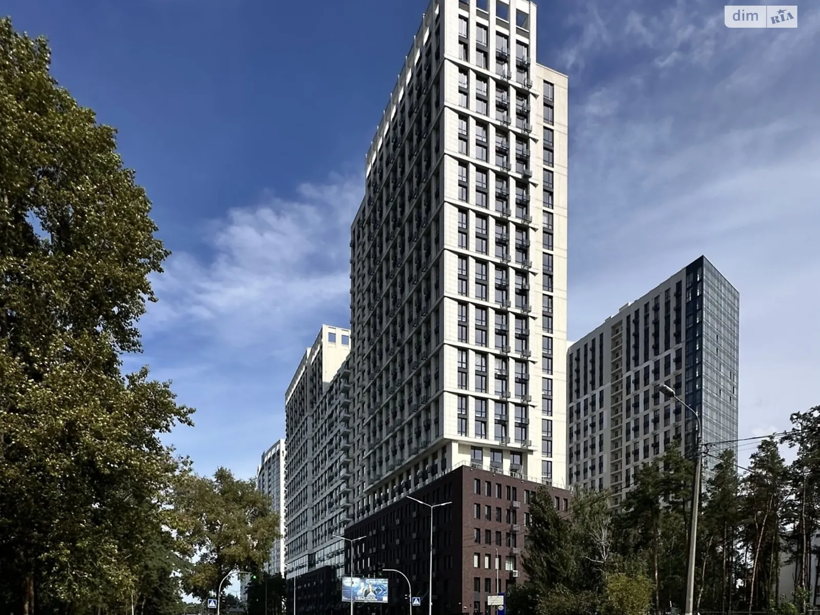 Продается 3-комнатная квартира 103 кв. м в Киеве, ул. Князя Романа Мстиславича(Генерала Жмаченко), 22А - фото 1
