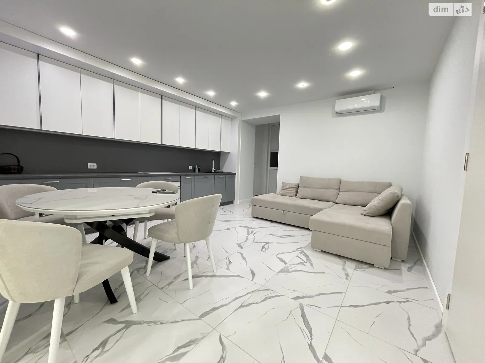 2-комнатная квартира 69 кв. м в Тернополе, пер. Кирпичный - фото 1