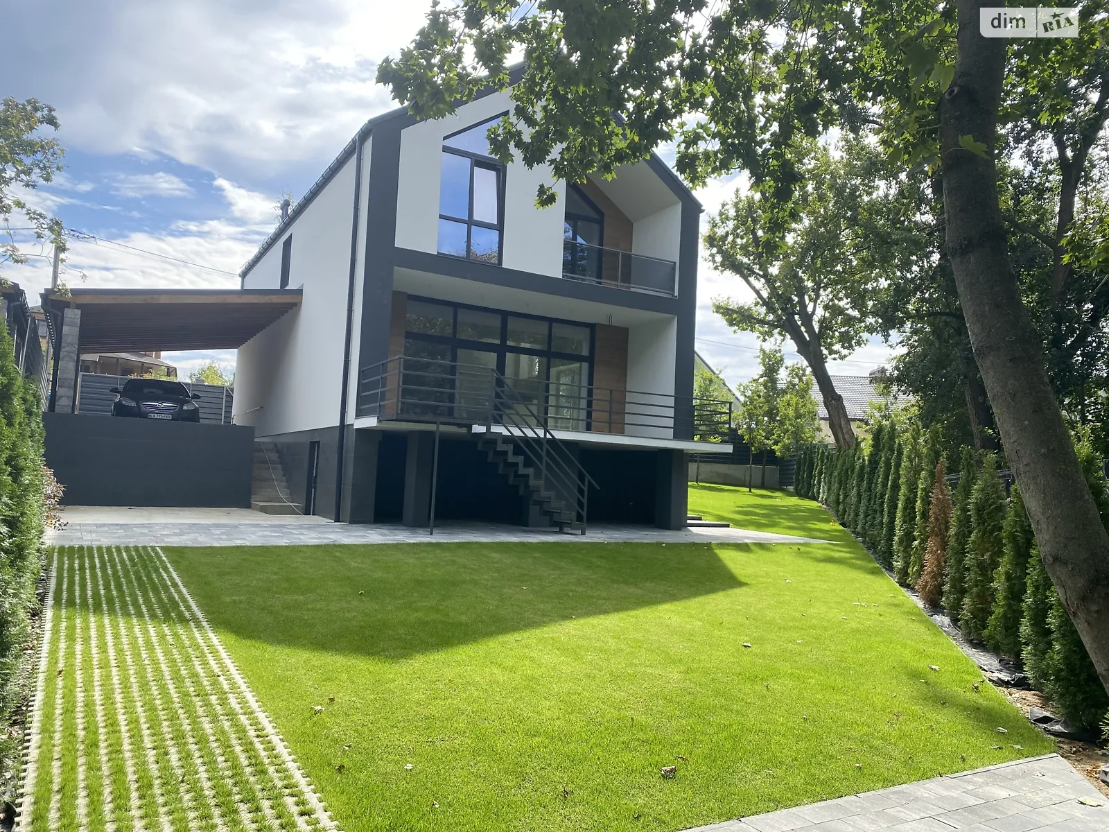 Продается дом на 2 этажа 180 кв. м с гаражом, цена: 200000 $ - фото 1