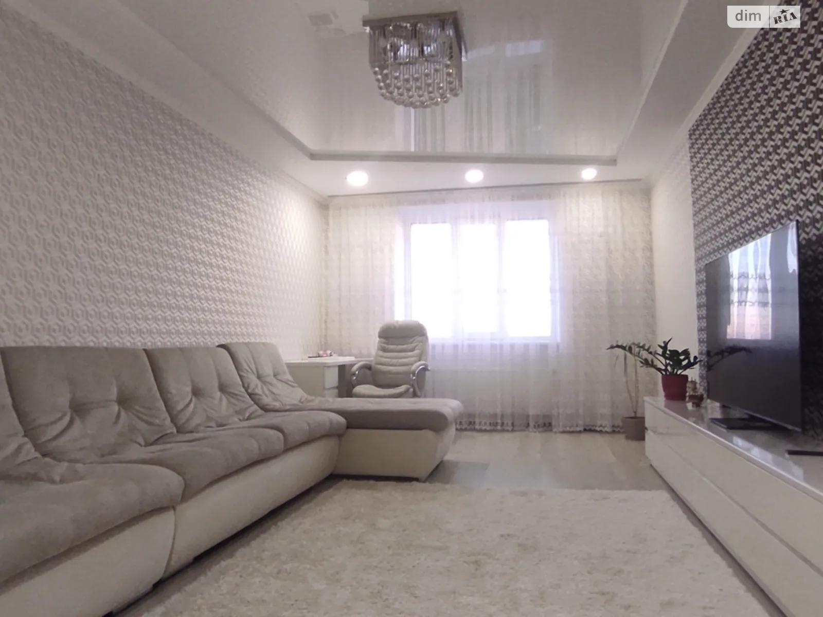 Продается 4-комнатная квартира 116 кв. м в Чернигове, ул. Старобелоусская, 61А - фото 1