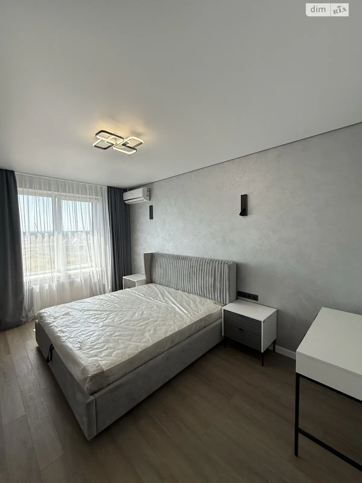 Продается 1-комнатная квартира 45.6 кв. м в Ровно, ул. Николая Боголюбова, 1Л - фото 1