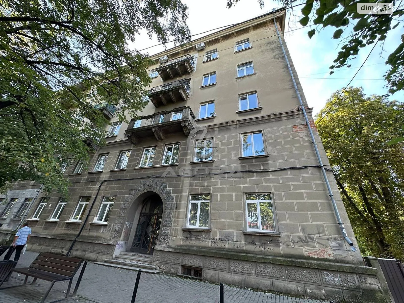 Продається 7-кімнатна квартира 236.1 кв. м у Івано-Франківську - фото 1