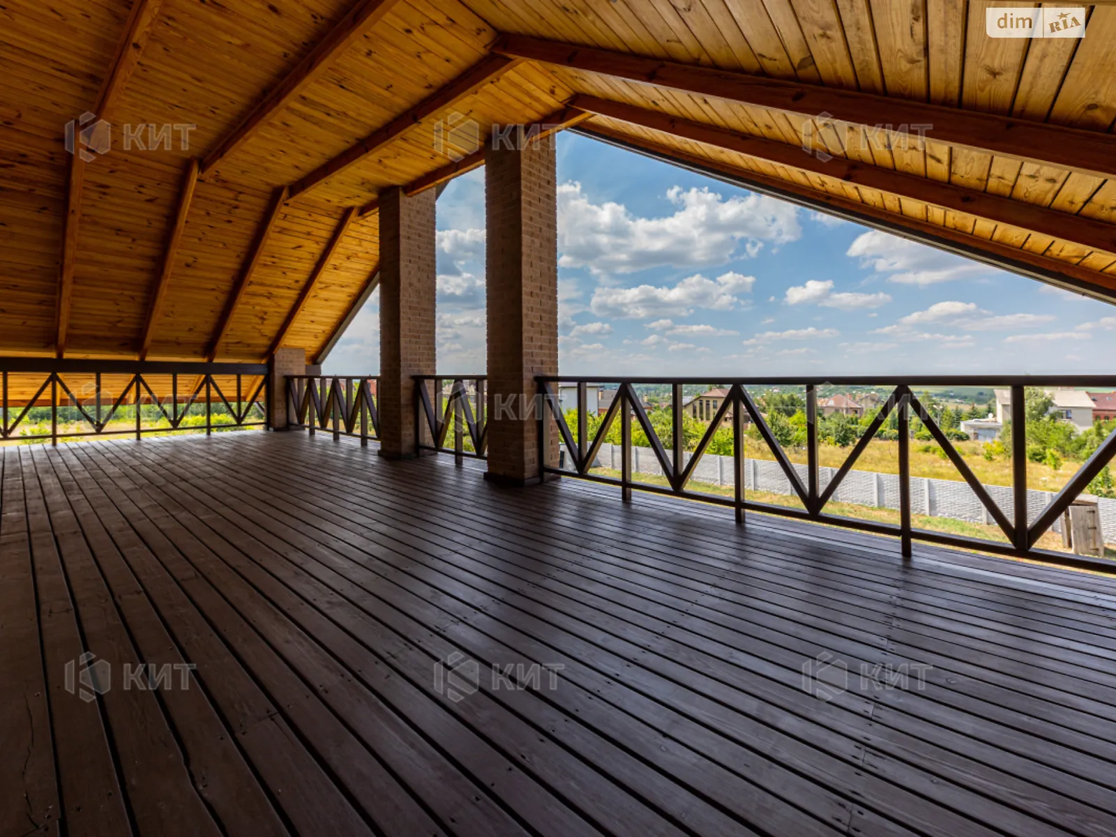 Продается дом на 2 этажа 215 кв. м с баней/сауной, цена: 200000 $ - фото 1