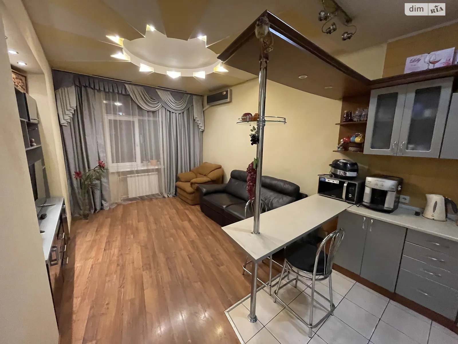 Продается 2-комнатная квартира 56 кв. м в Харькове, просп. Героев Харькова(Московский), 96А - фото 1