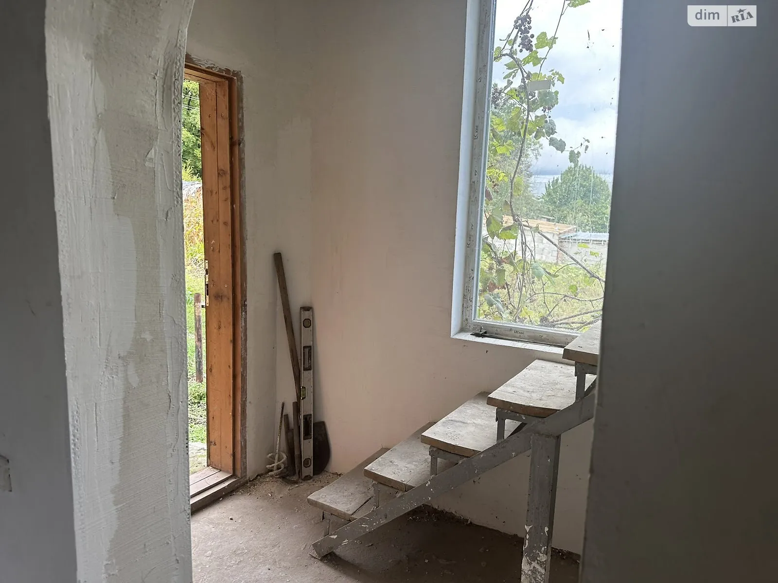 Продается дом на 3 этажа 100 кв. м с мебелью, цена: 33000 $ - фото 1