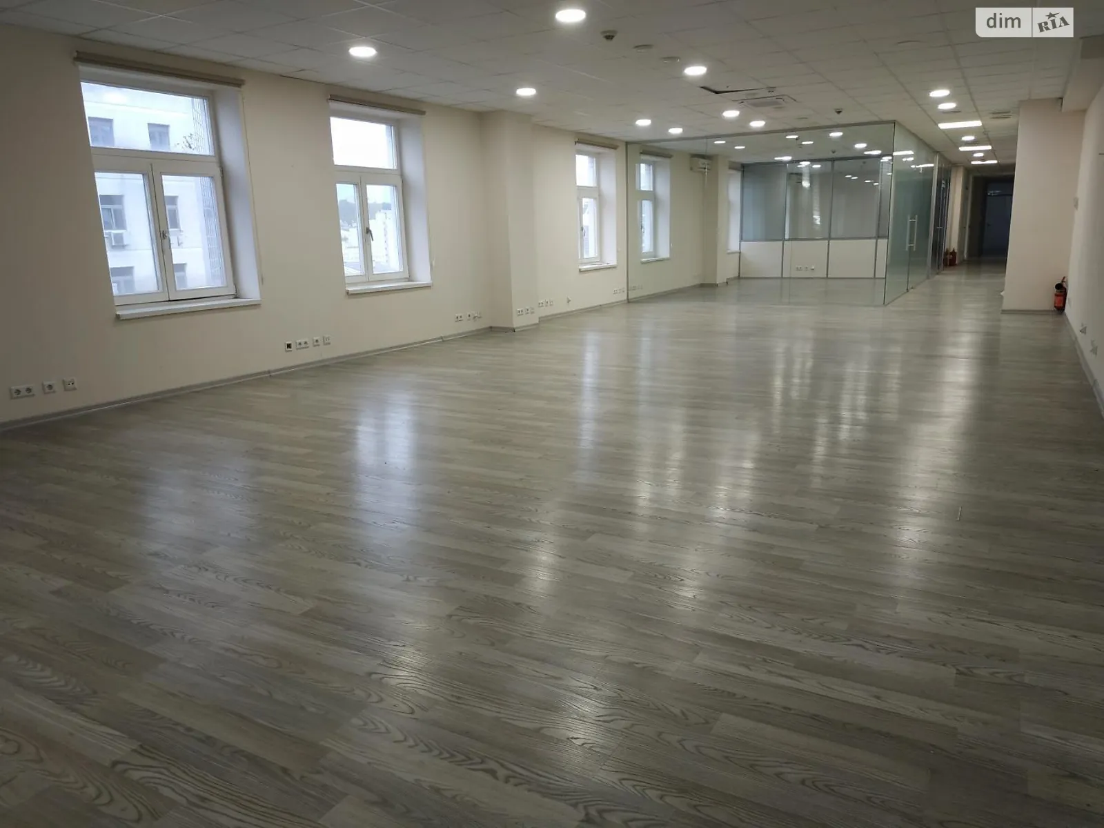 Продается офис 407.8 кв. м в бизнес-центре, цена: 1019500 $ - фото 1