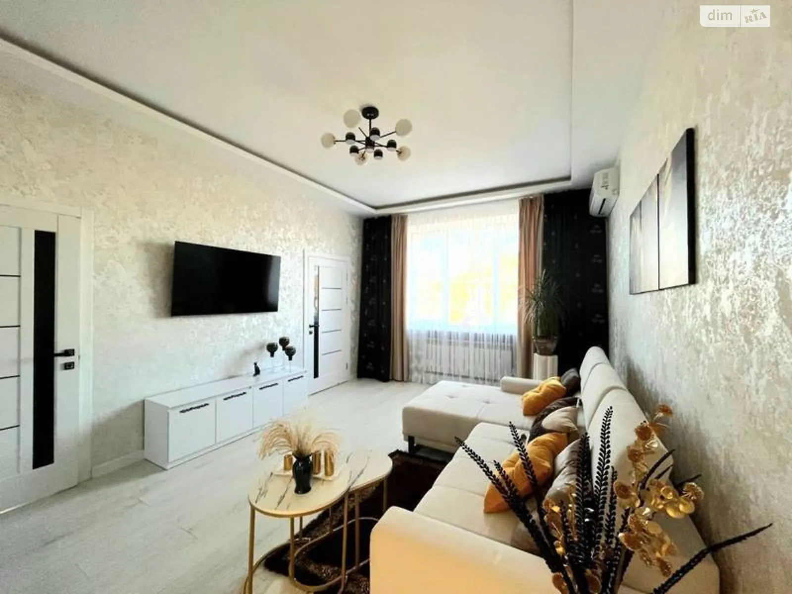 Продается 3-комнатная квартира 58.5 кв. м в Одессе, ул. Новосельского, 32 - фото 1