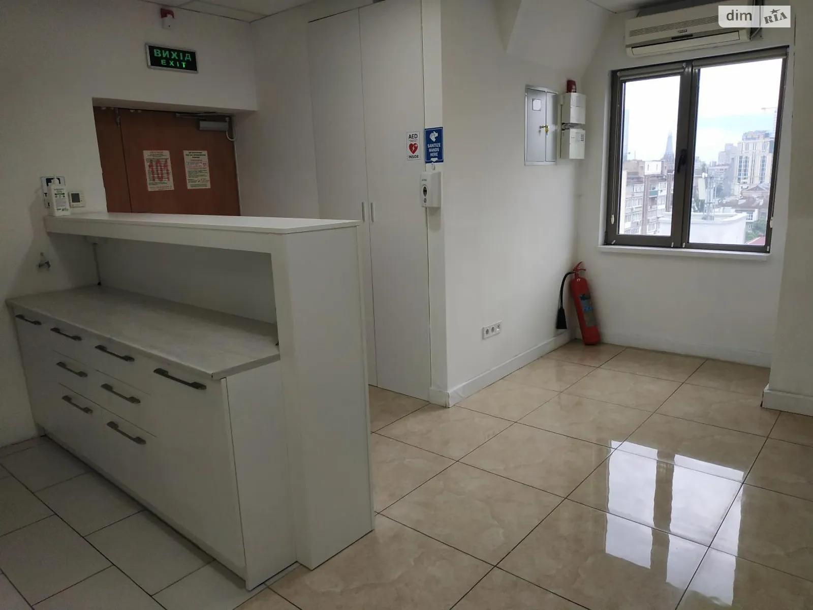 Продается офис 174.7 кв. м в бизнес-центре, цена: 436750 $ - фото 1