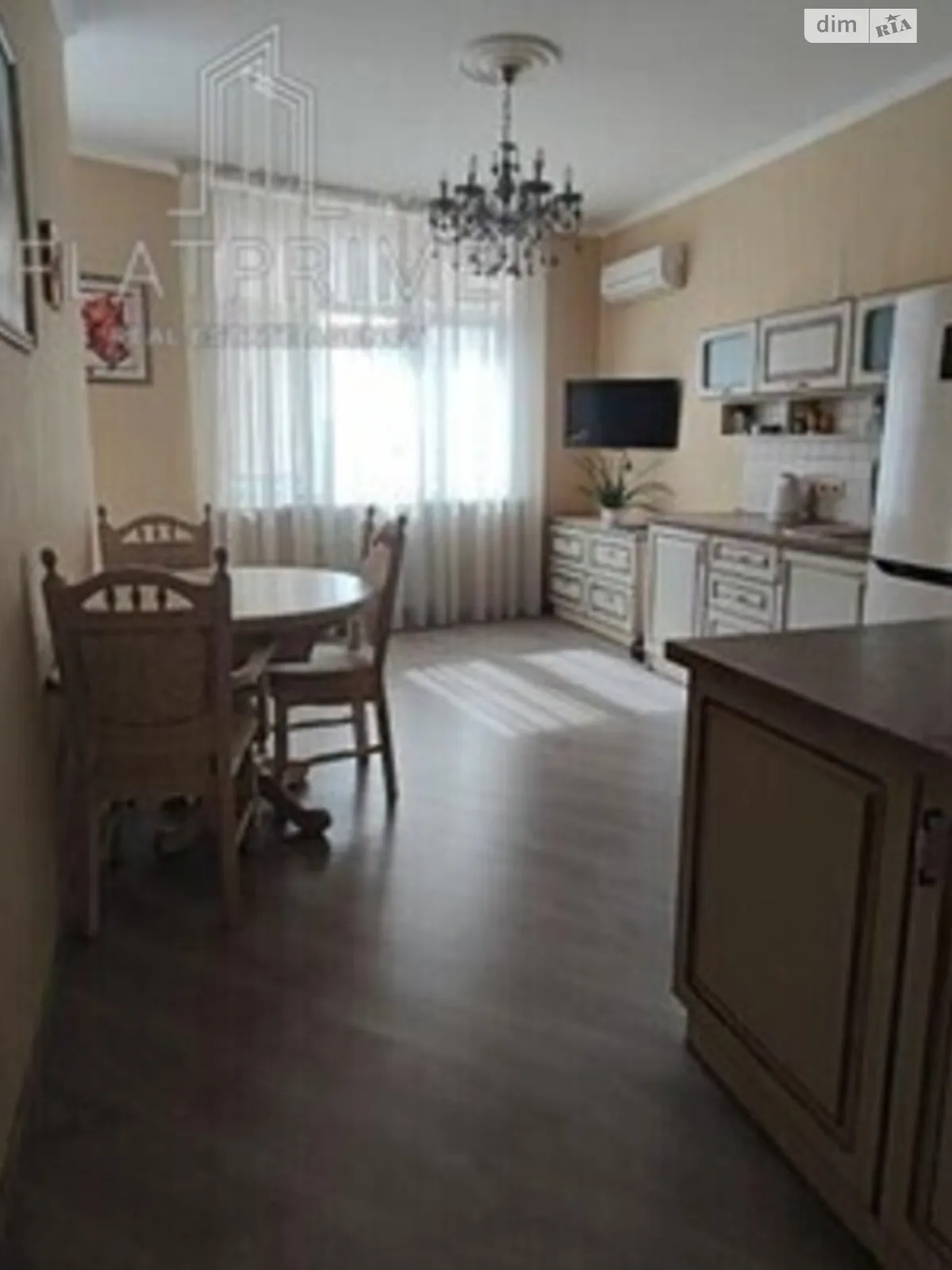 Продается 1-комнатная квартира 55 кв. м в Киеве, ул. Анны Ахматовой, 22 - фото 1