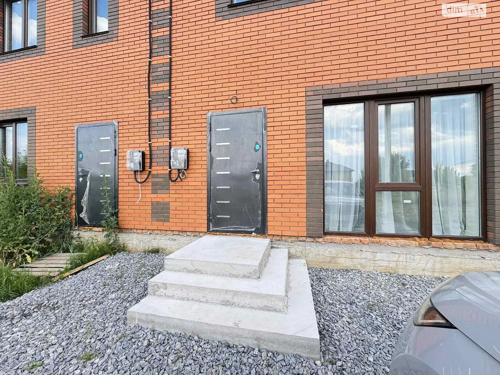 Продается дом на 2 этажа 70 кв. м с бассейном, цена: 83000 $ - фото 1