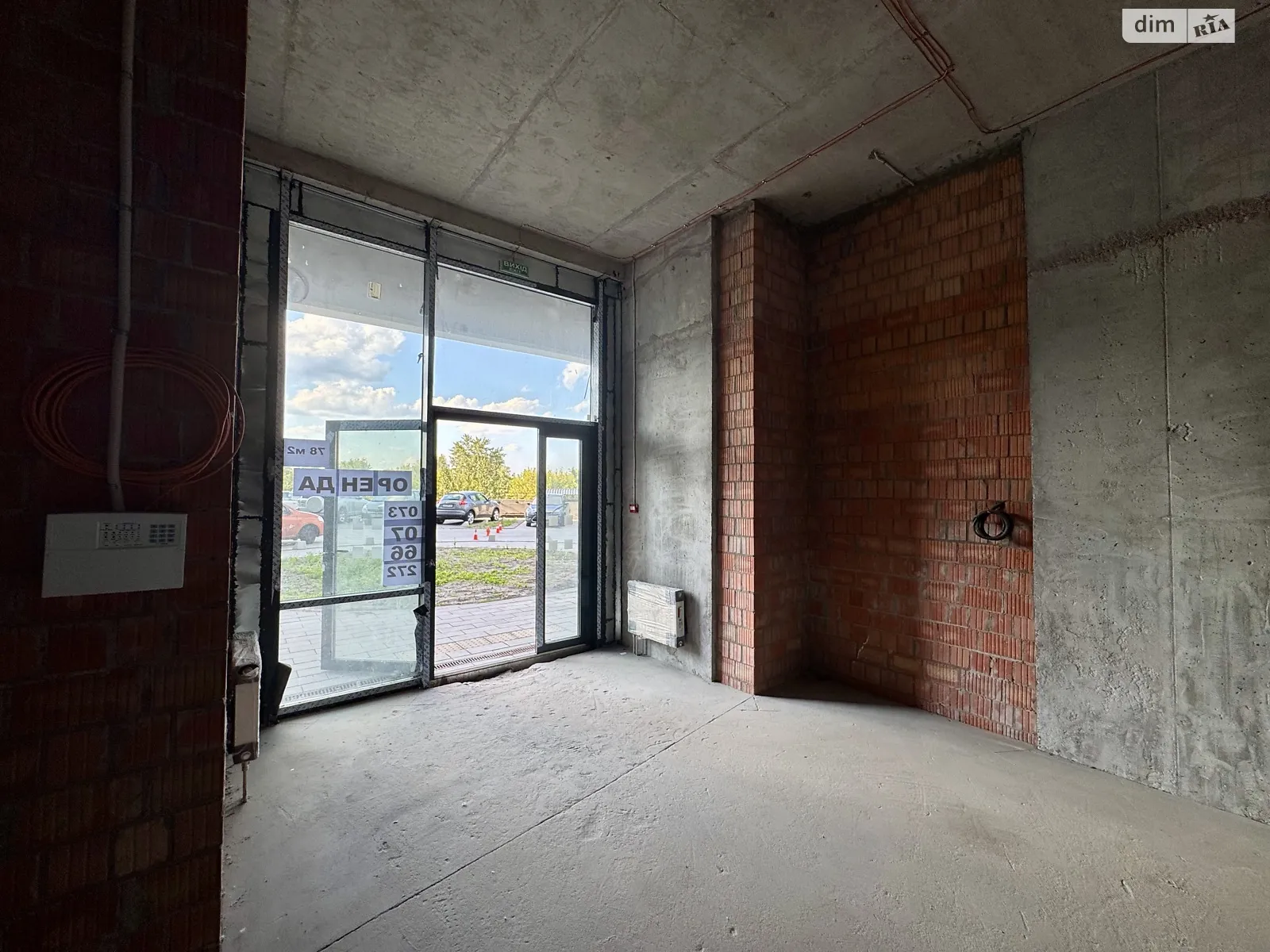 Сдается в аренду помещения свободного назначения 78 кв. м в 26-этажном здании, цена: 950 $ - фото 1