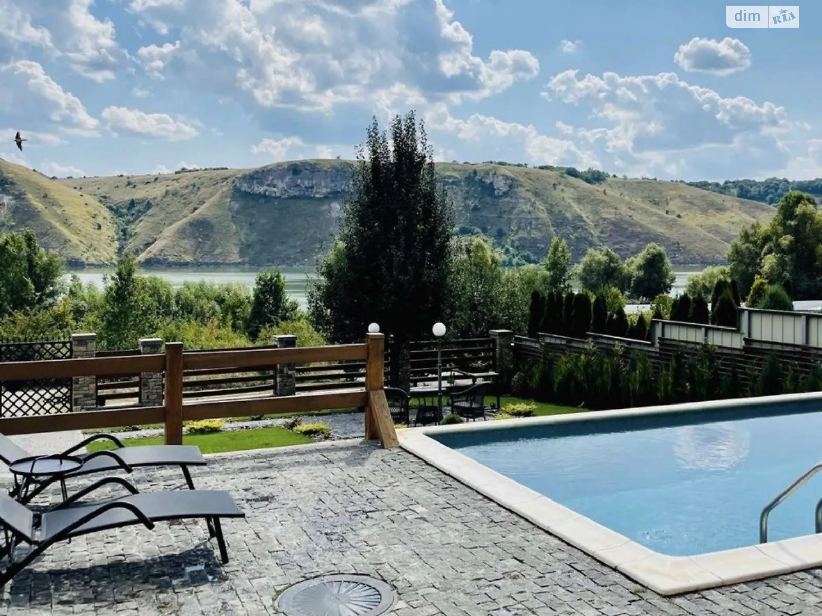 Продается дом на 2 этажа 106.2 кв. м с камином, цена: 320000 $ - фото 1