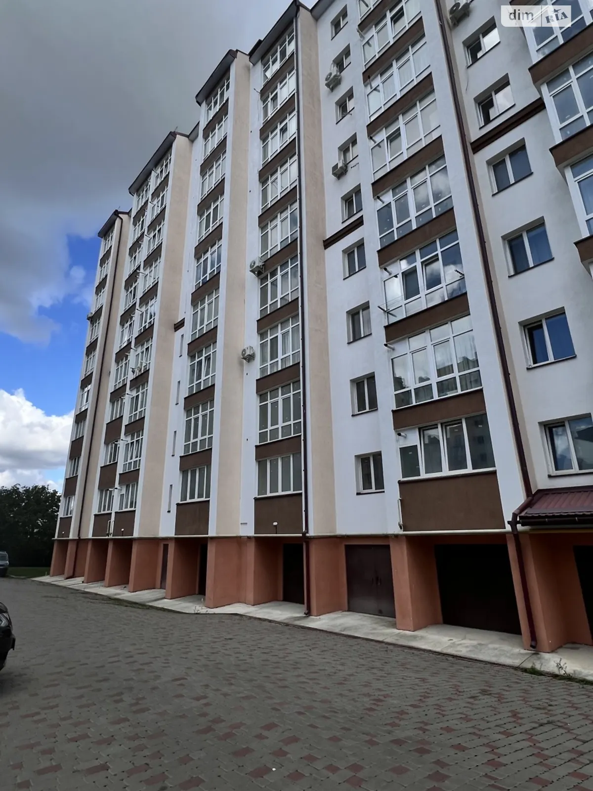 Продається 2-кімнатна квартира 64.8 кв. м у Івано-Франківську, вул. Вовчинецька, 208 - фото 1