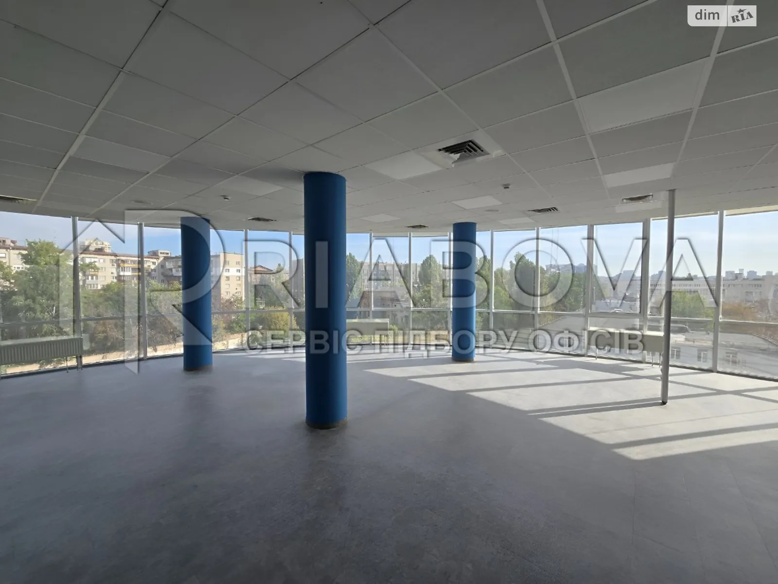 Сдается в аренду офис 270.6 кв. м в бизнес-центре, цена: 4762 $ - фото 1