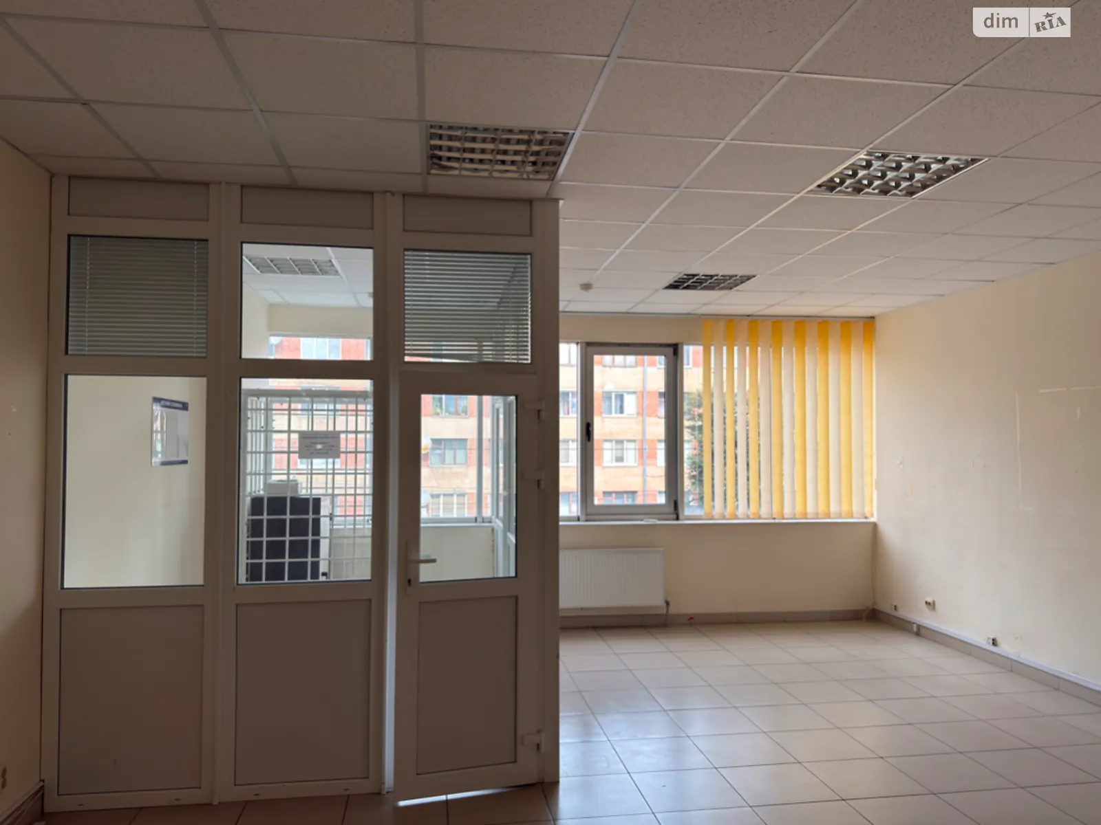 Сдается в аренду офис 45.1 кв. м в бизнес-центре, цена: 11000 грн - фото 1