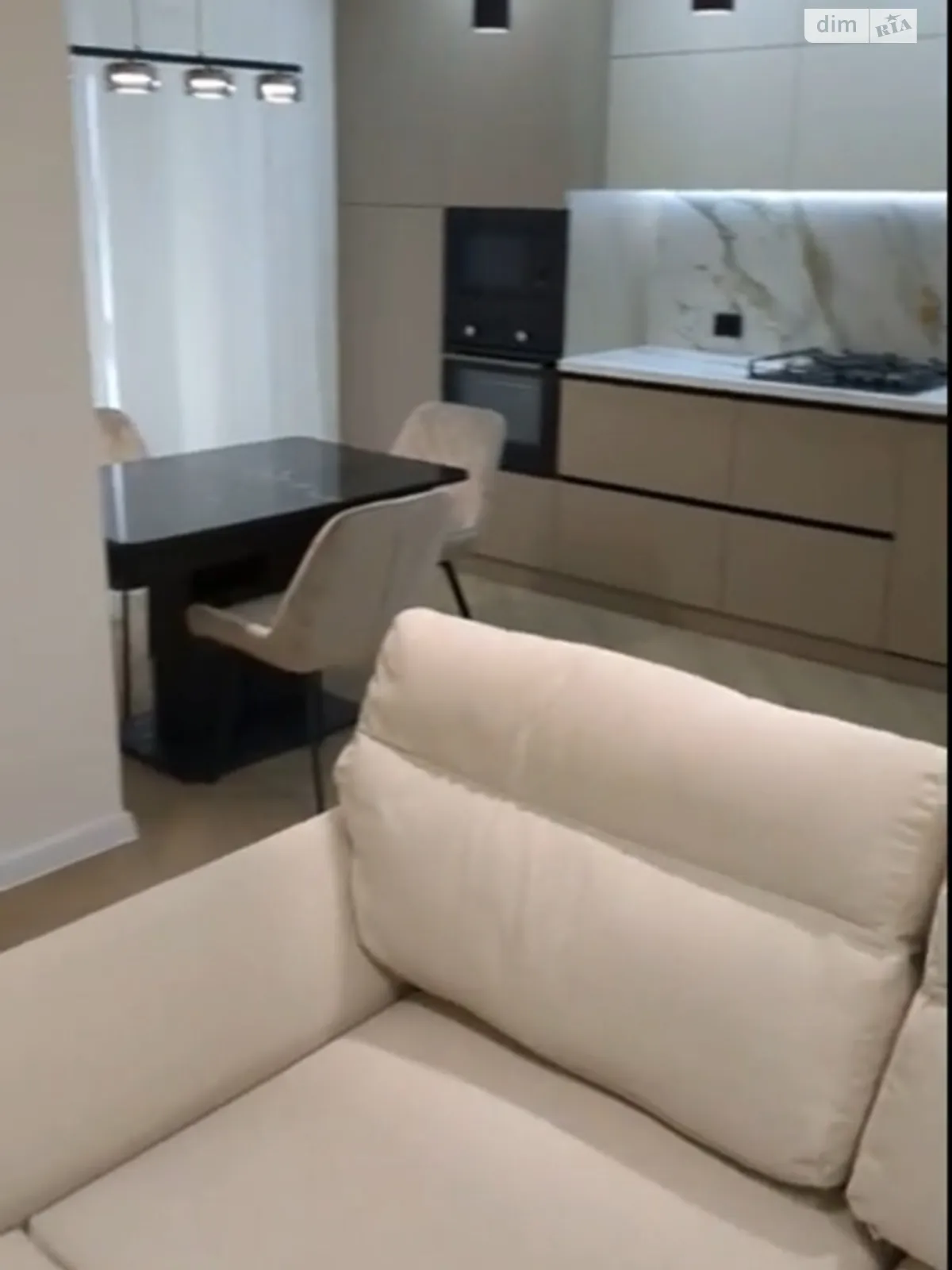 Продается 2-комнатная квартира 70.5 кв. м в Ивано-Франковске, ул. Юліана Пелеша(Крайковского), 60 - фото 1