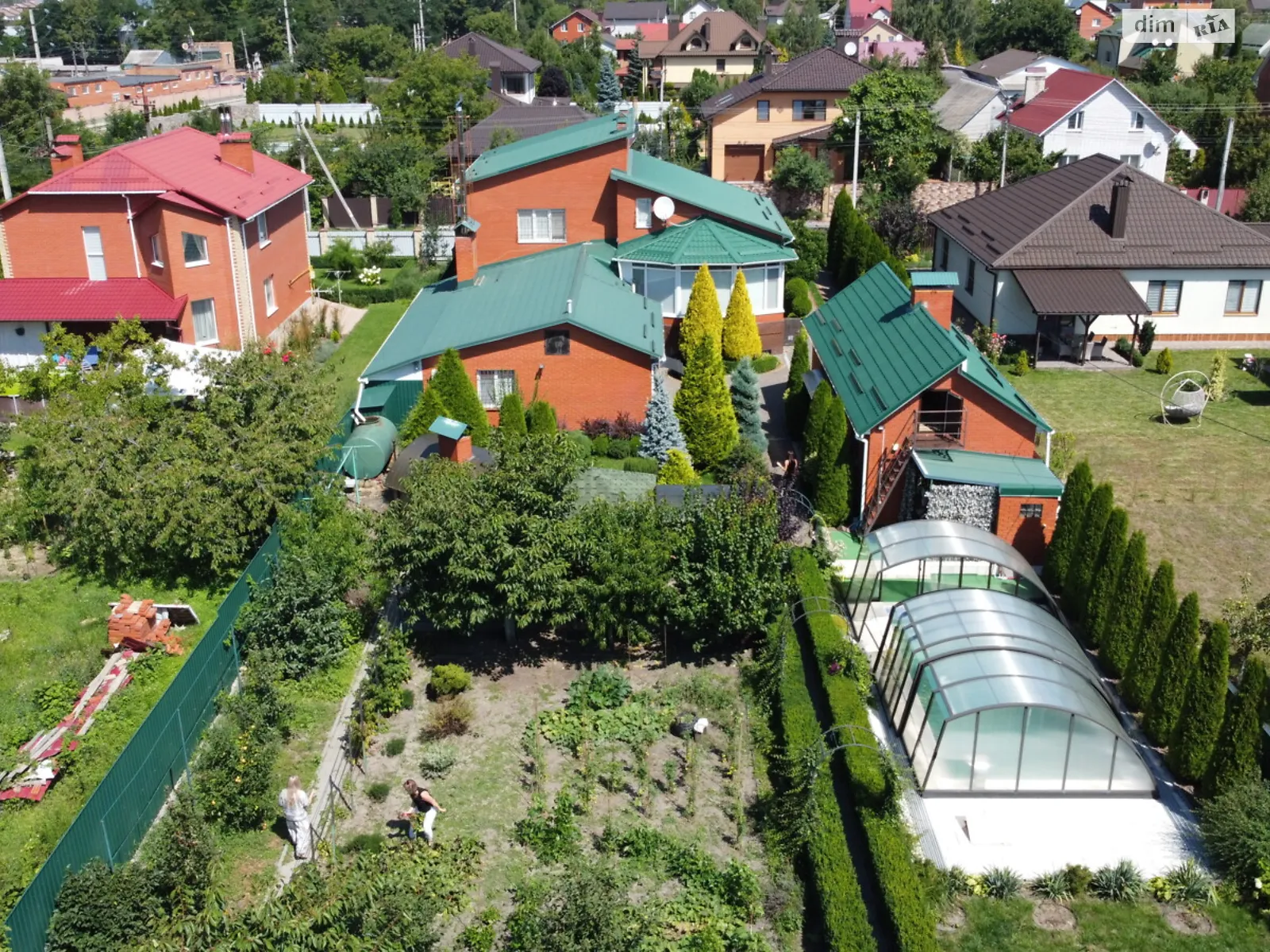 Продается дом на 2 этажа 250 кв. м с камином, цена: 275000 $ - фото 1