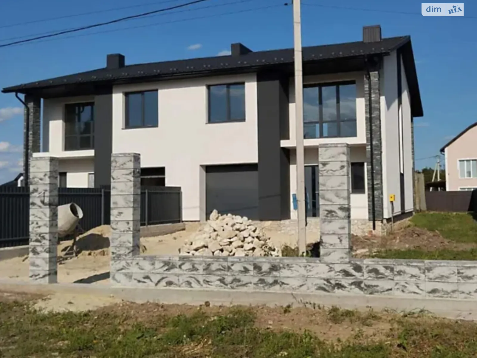Продается дом на 2 этажа 170 кв. м с подвалом, цена: 99500 $ - фото 1