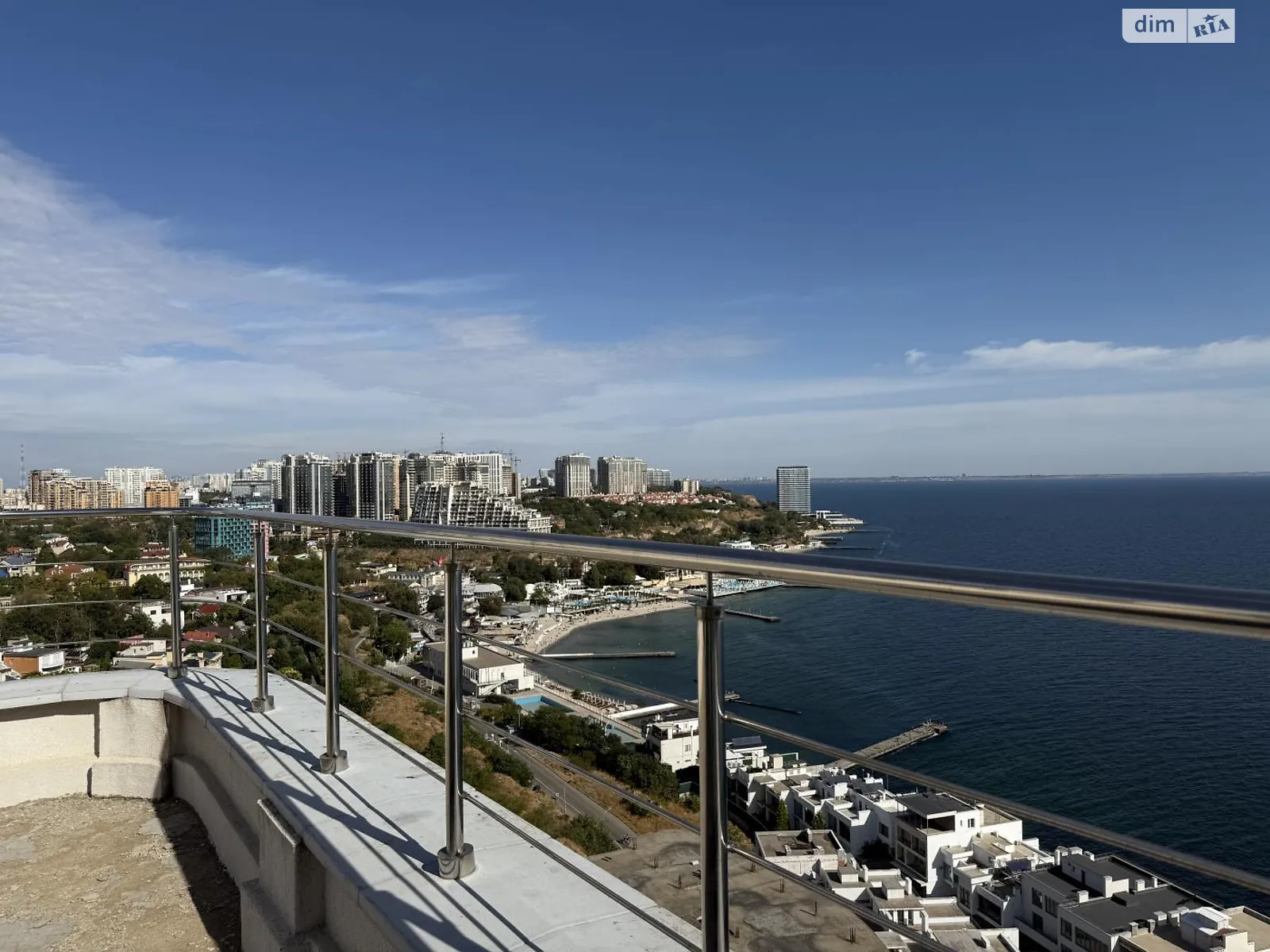 Продается 1-комнатная квартира 155 кв. м в Одессе, пер. Мореходный, 2А - фото 1