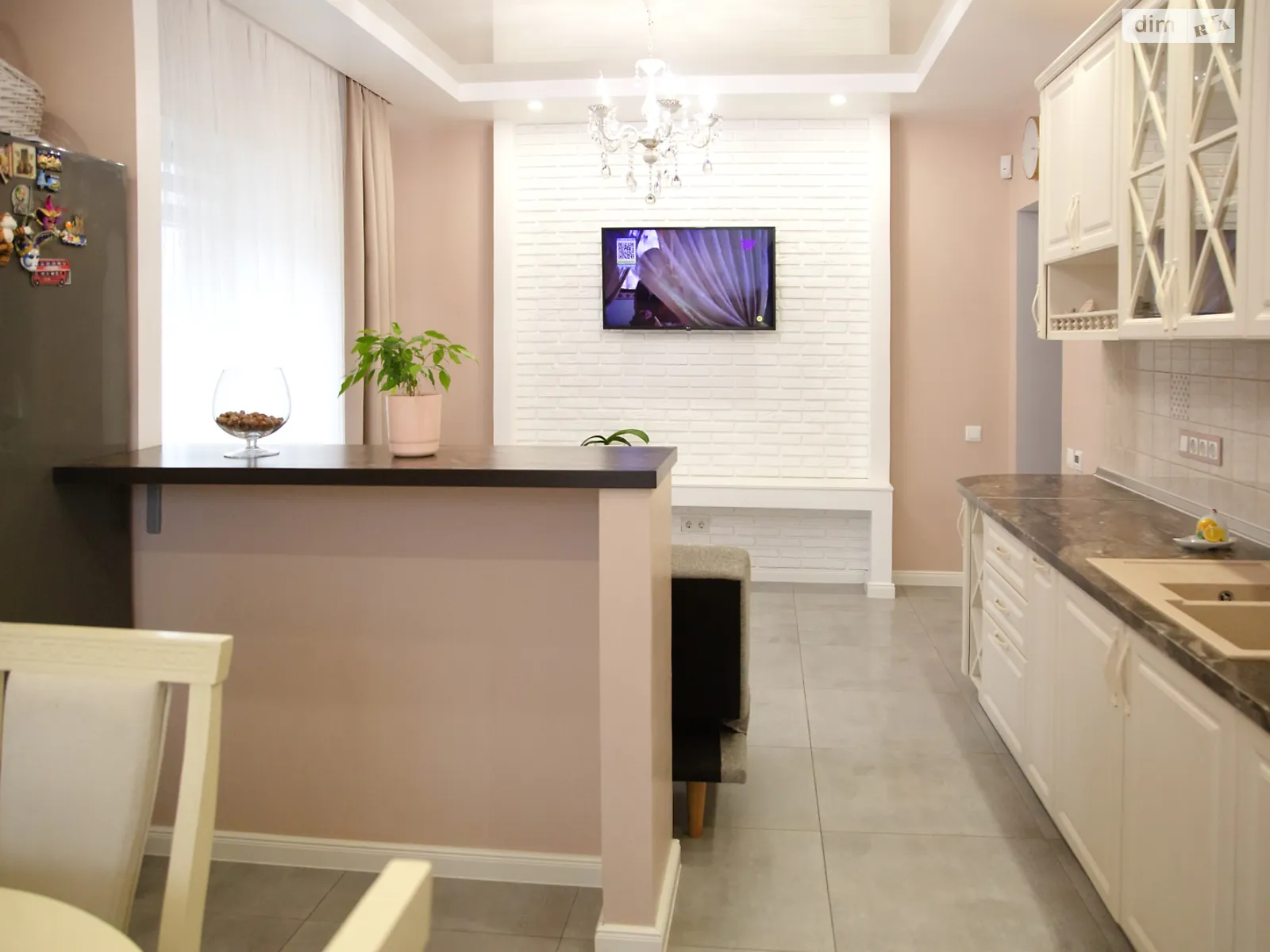 Продається 3-кімнатна квартира 81 кв. м у Рівному, вул. Зарічна, 6 - фото 1