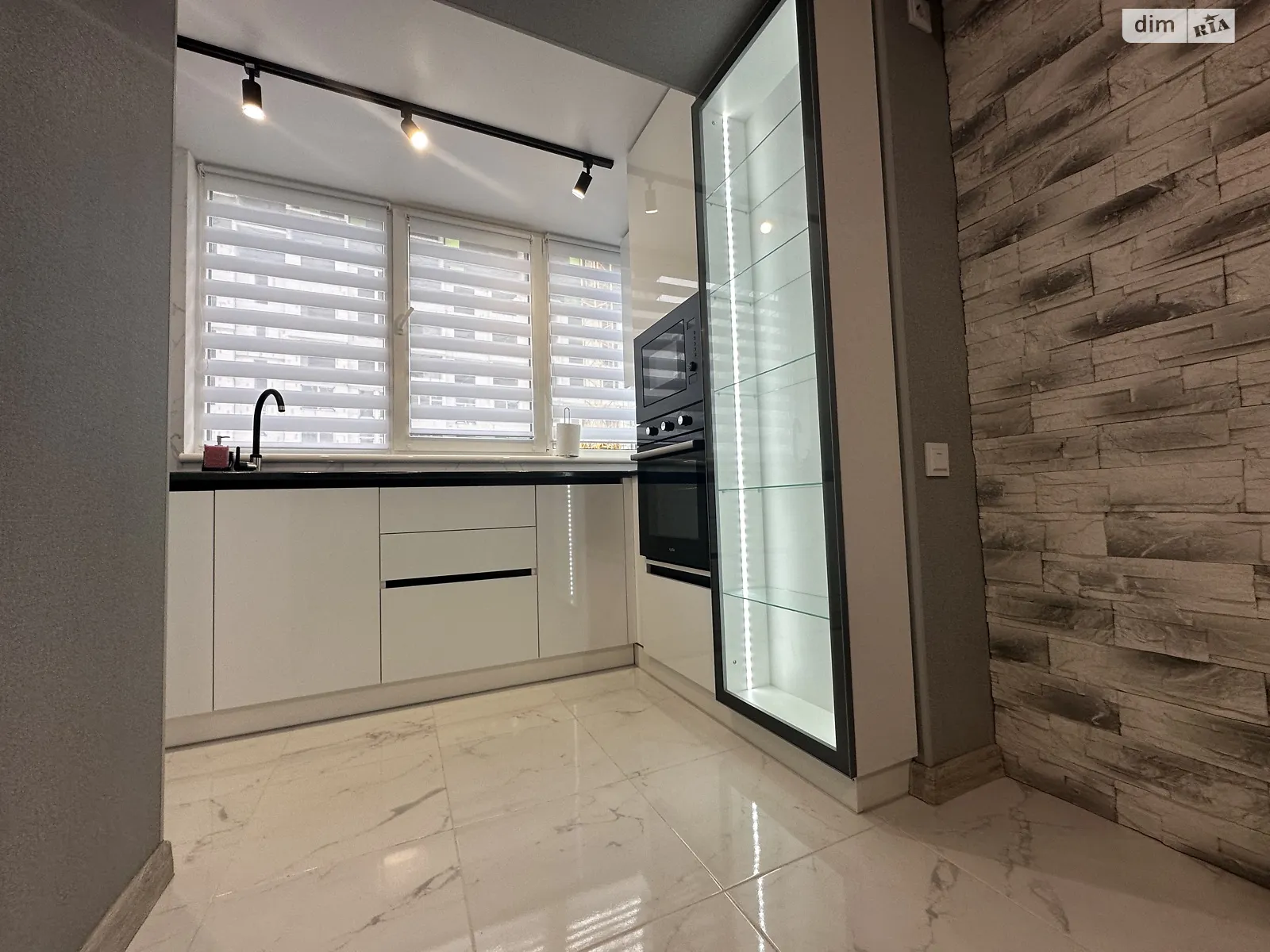 1-кімнатна квартира 42.5 кв. м у Тернополі, вул. Іллєнка, 3В - фото 1