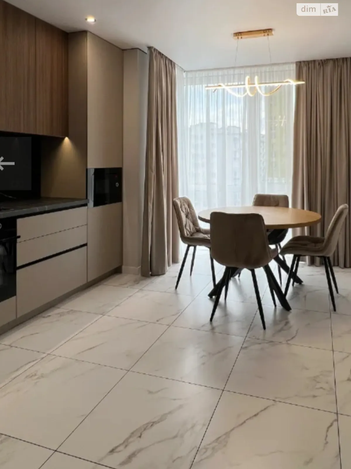 Продается 1-комнатная квартира 66.2 кв. м в Ивано-Франковске, ул. Бандеры Степана, 79 - фото 1