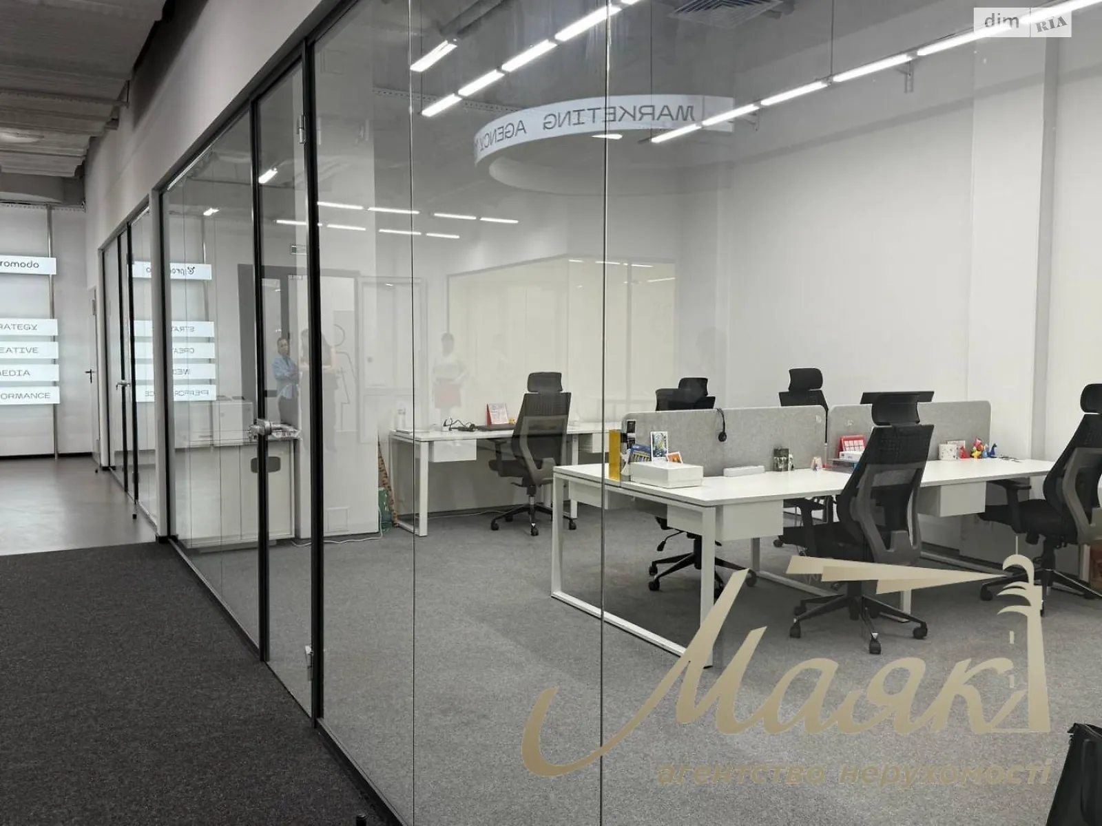 Сдается в аренду офис 409 кв. м в бизнес-центре, цена: 10306 $ - фото 1