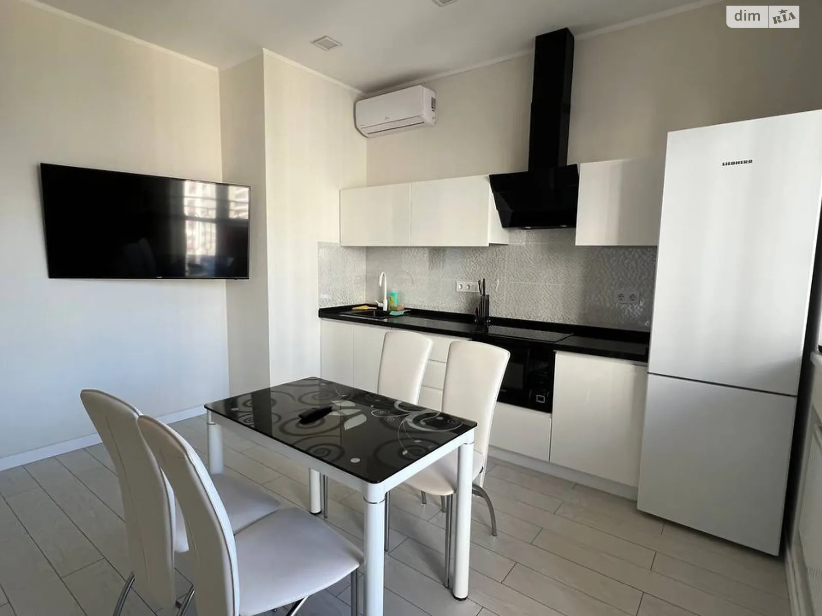 Сдается в аренду 2-комнатная квартира 75 кв. м в Одессе, плато Аркадийское(Гагаринское), 5/2 - фото 1